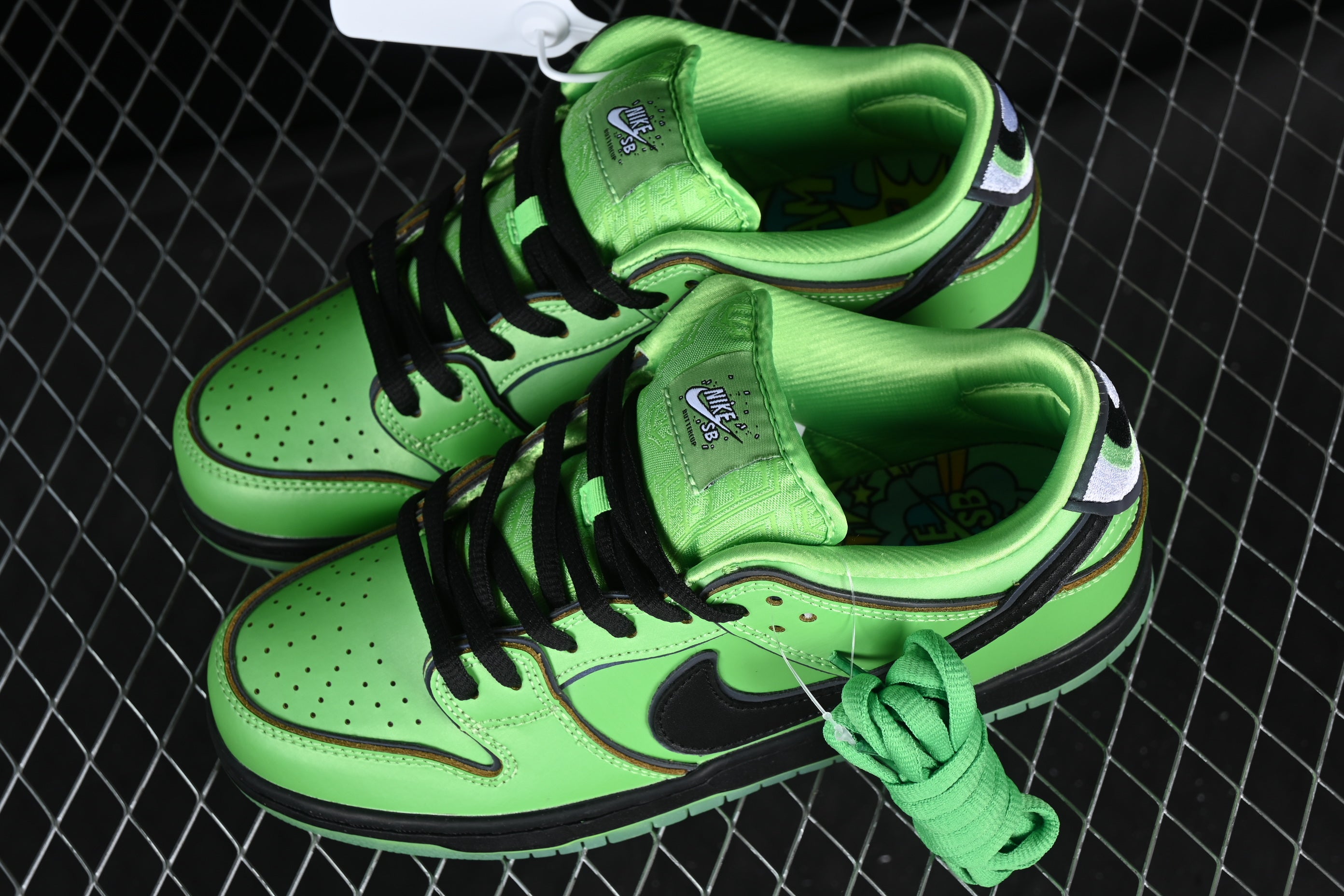 Powerpuff Nike SB Dunk "Buttercup"