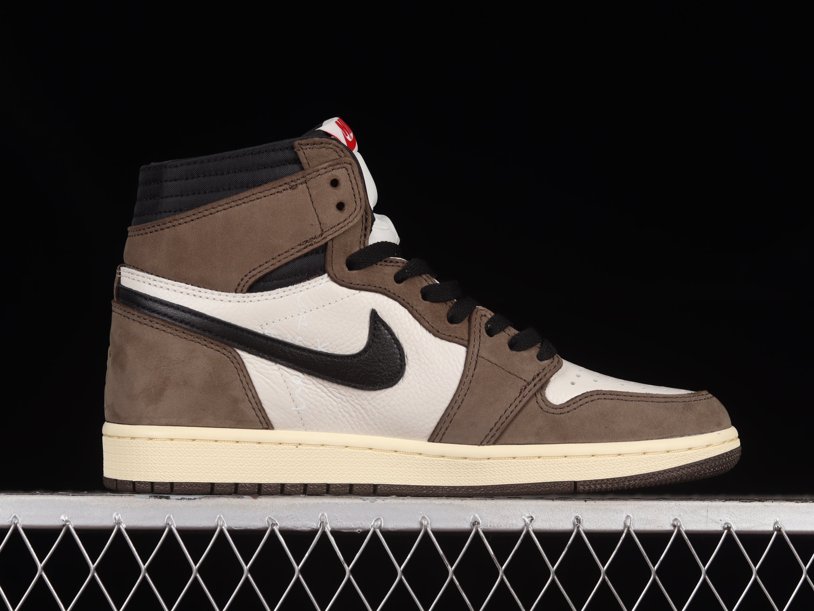 Air Jordan 1 Retro High Travis Scott "Mocha"