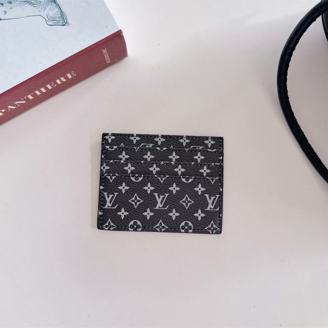 LV Wallet card