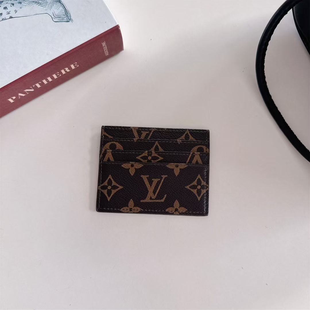 LV Wallet card