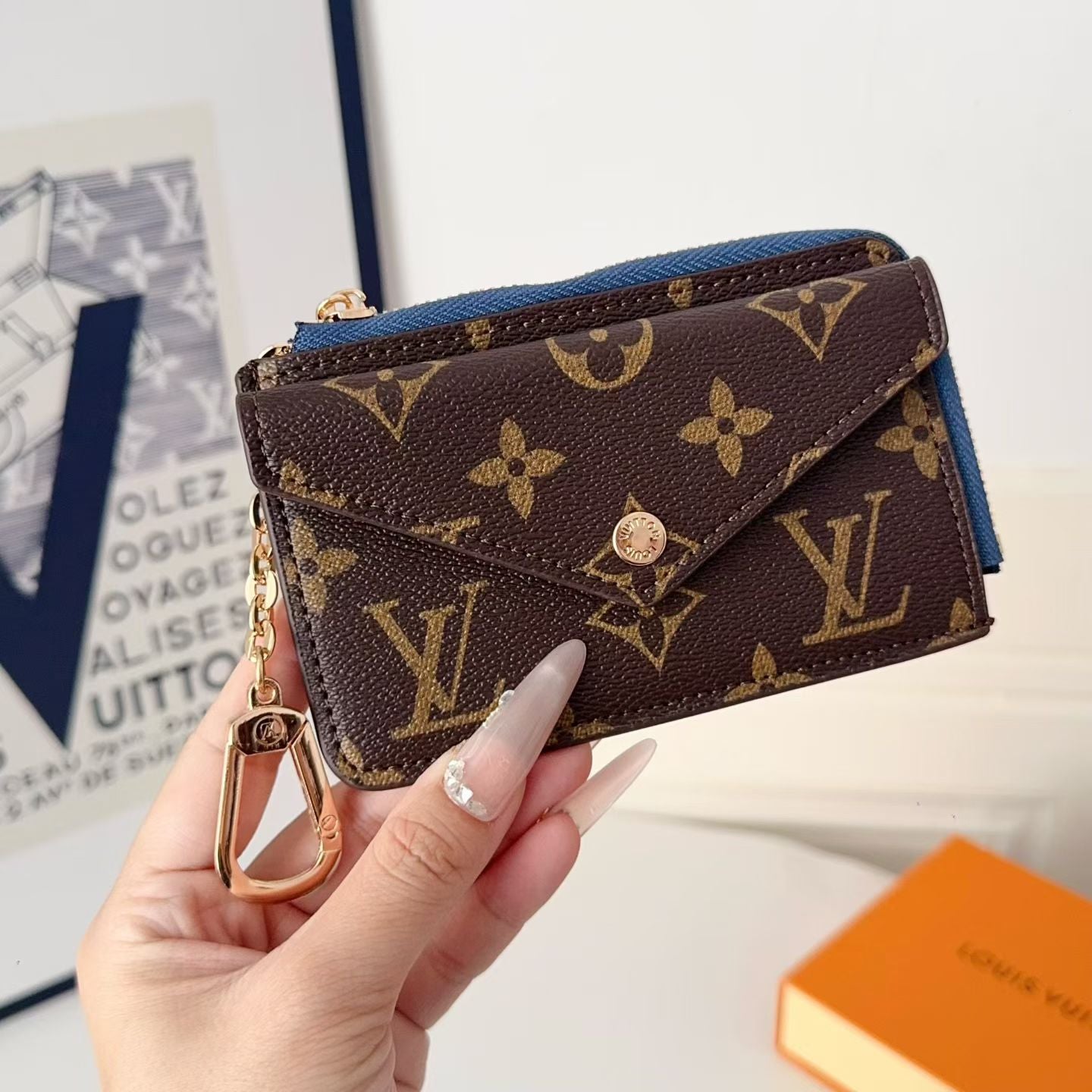 Leather Lv Coin Wallet - Compact Money Holder