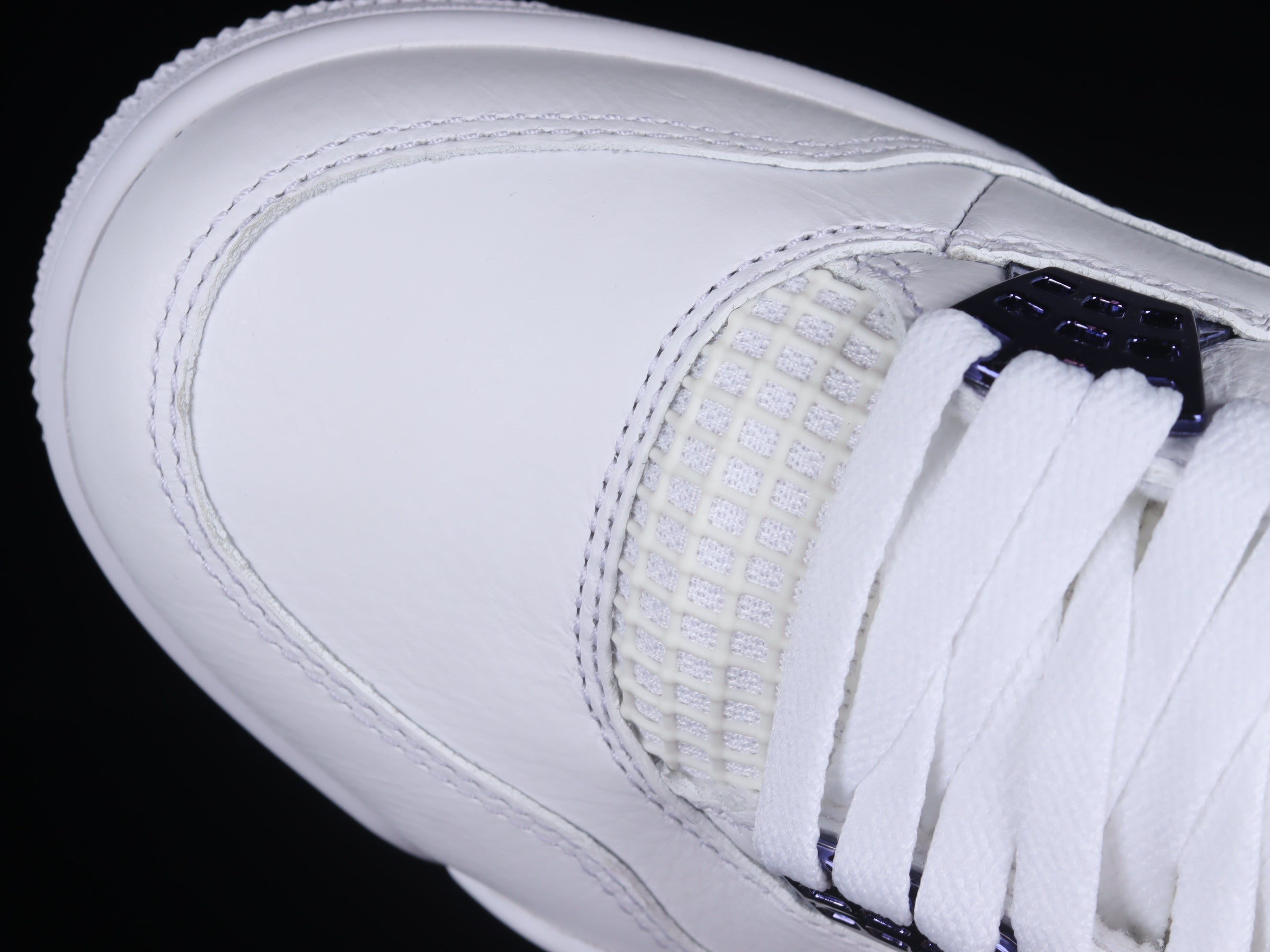 Jordan 4 Retro Metallic Purple