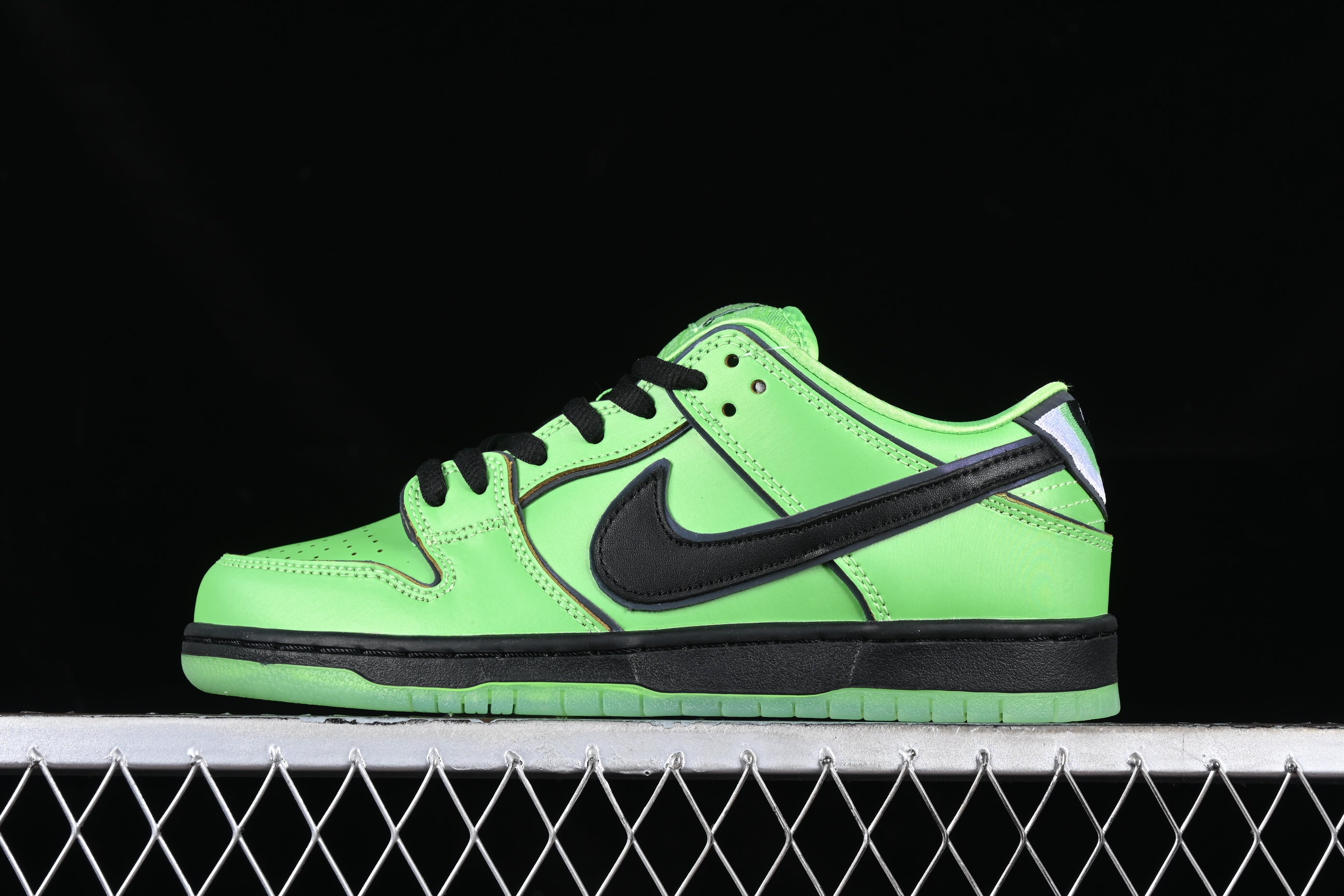 Powerpuff Nike SB Dunk "Buttercup"