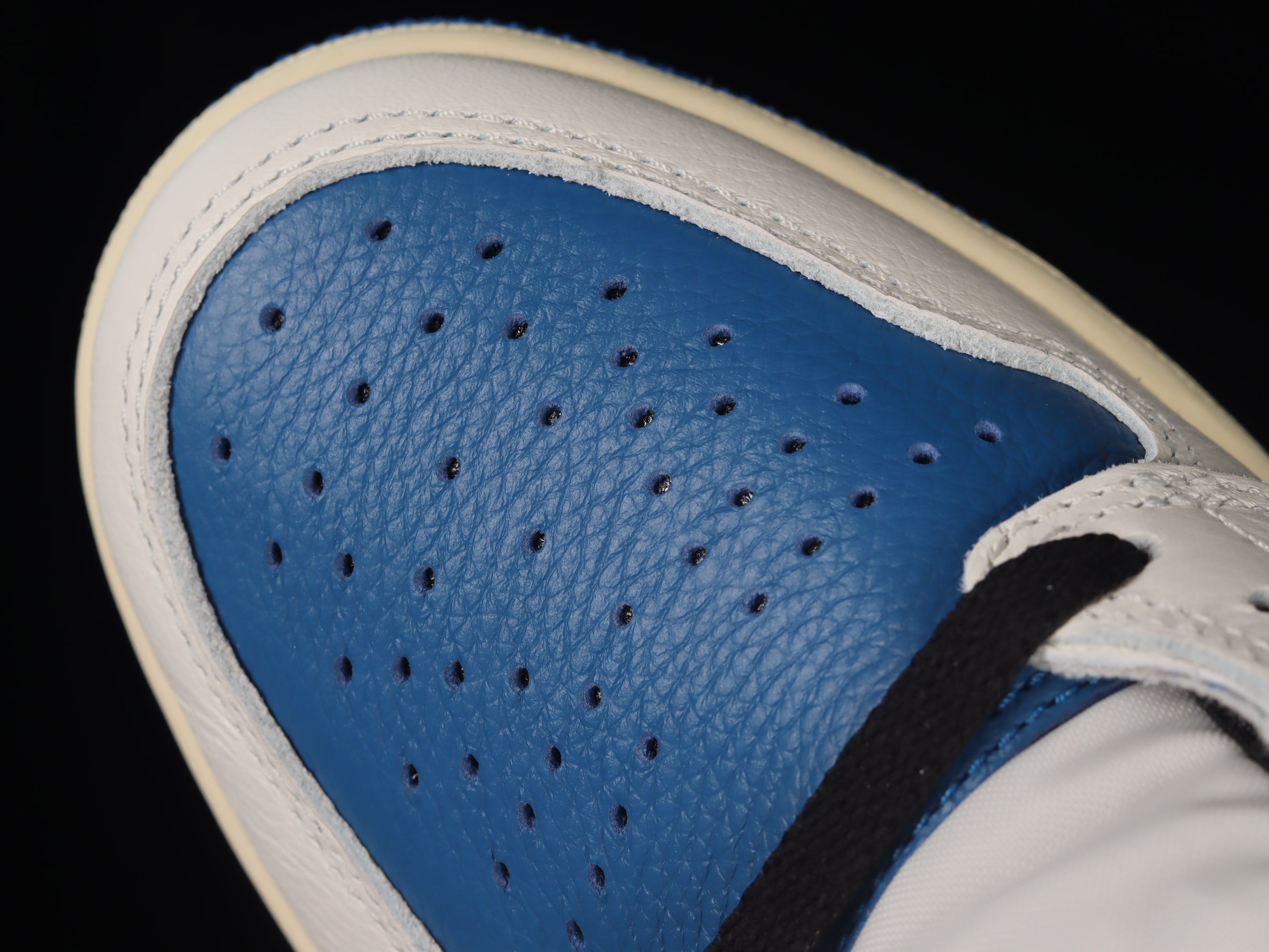 Air Jordan 1 Retro High OG SP Travis Scott x Fragment "Military Blue"