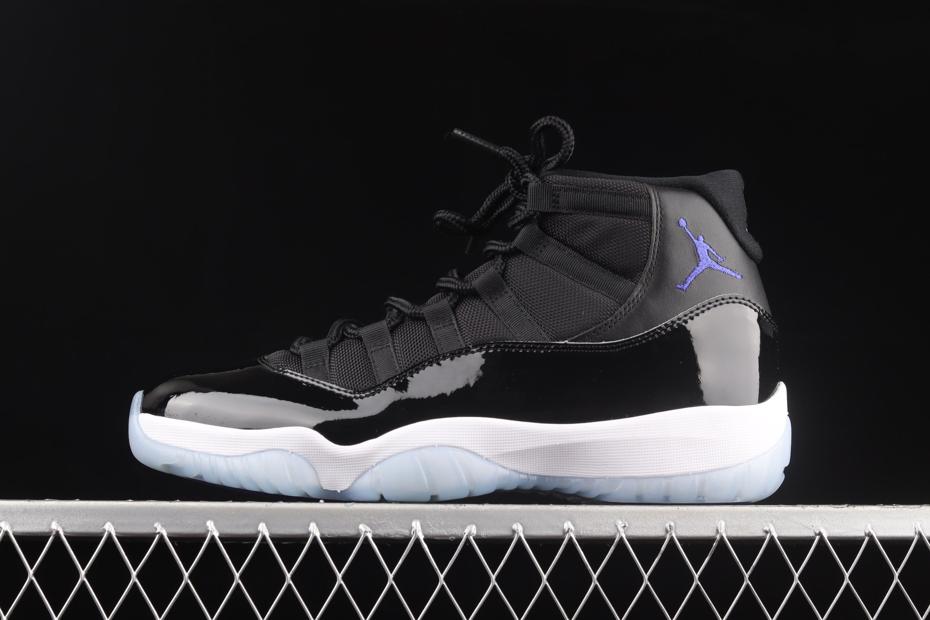Jordan 11 RETRO Space Jam (2016)