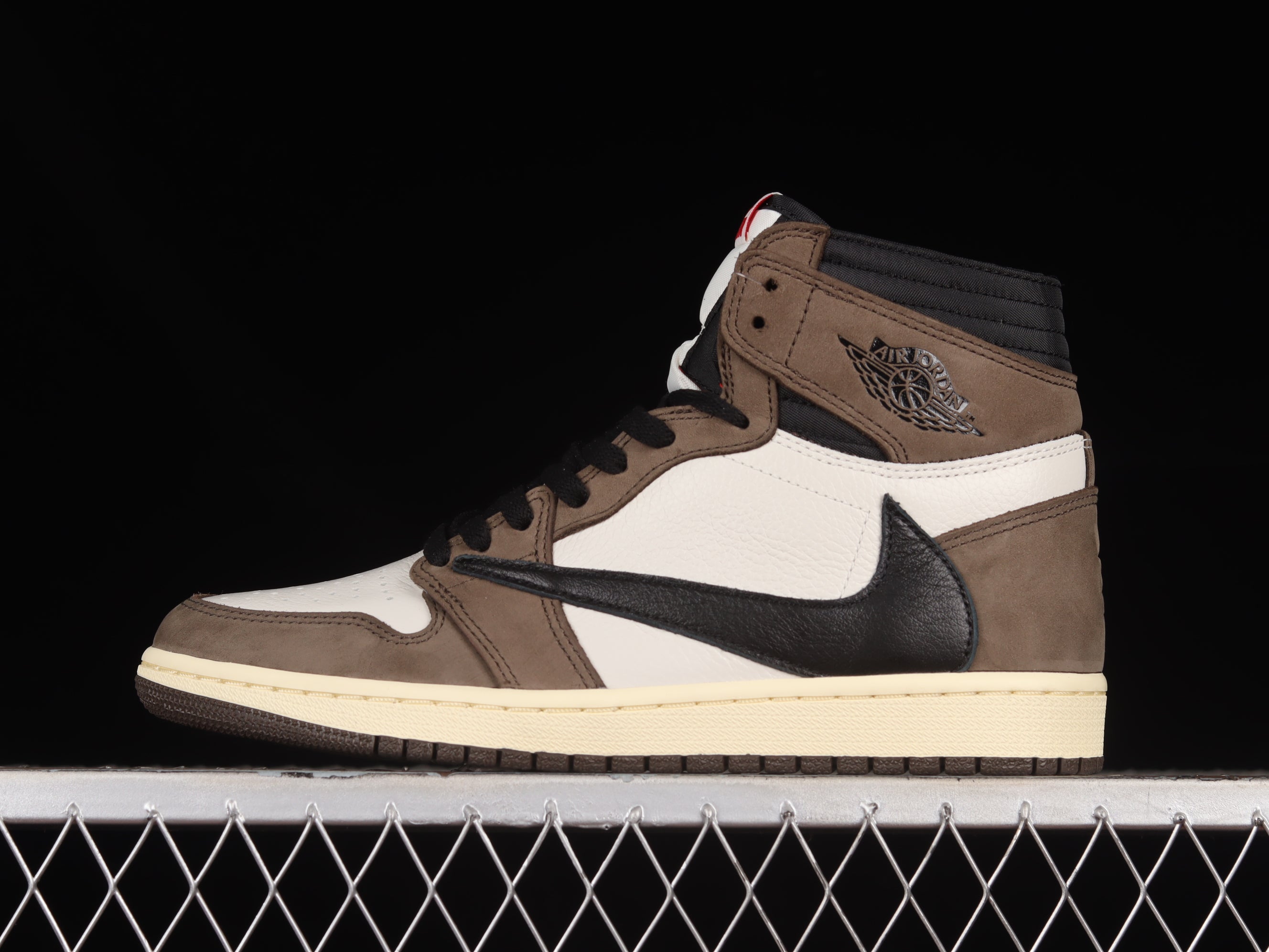 Air Jordan 1 Retro High Travis Scott "Mocha"