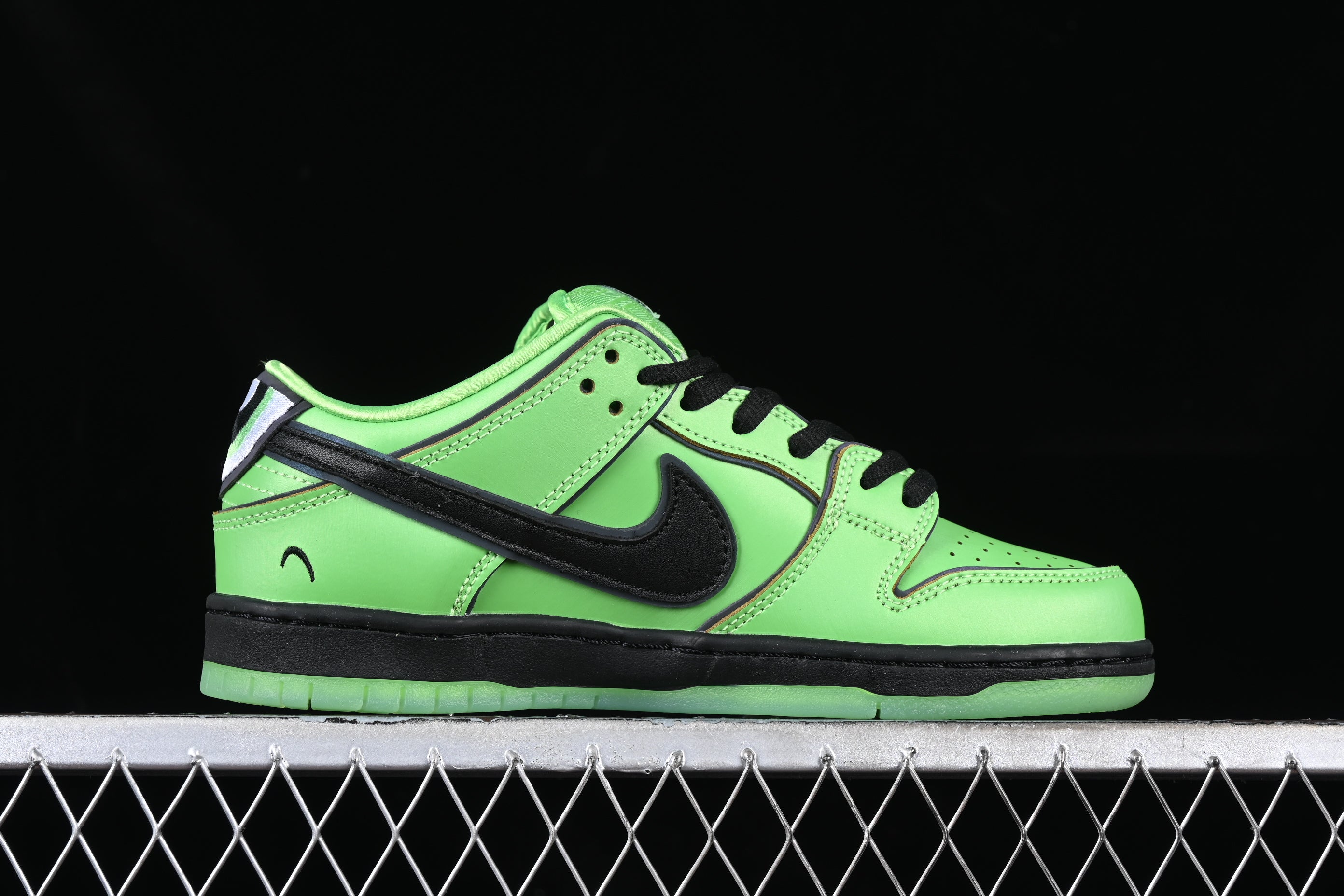 Powerpuff Nike SB Dunk "Buttercup"