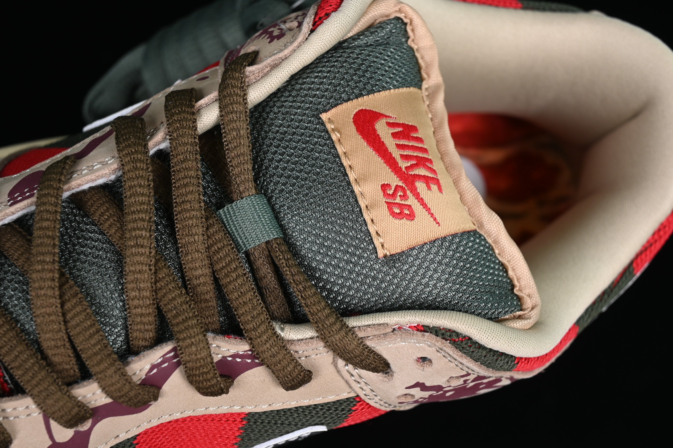 Nike SB Dunk Low Freddy Krueger