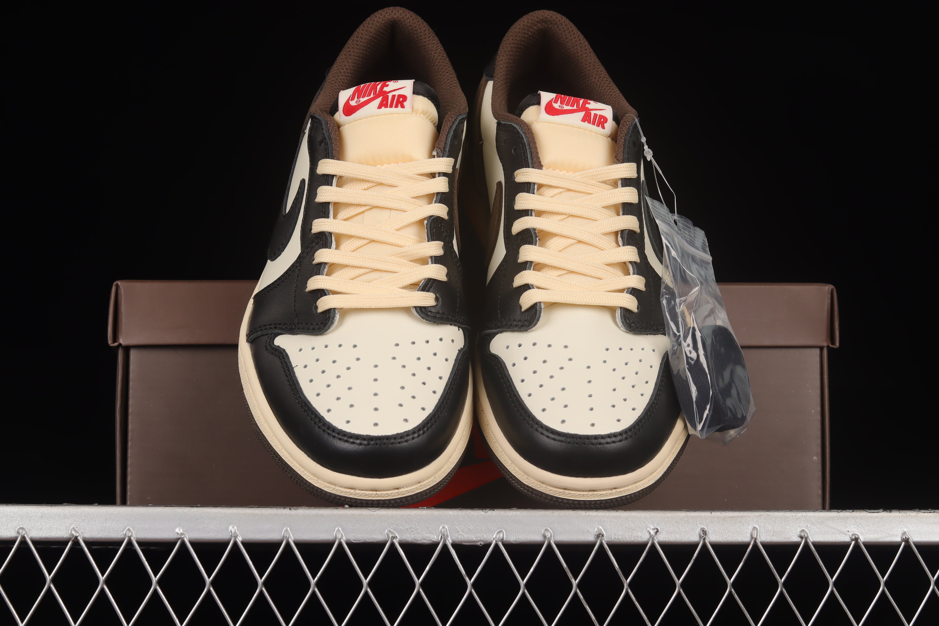 Air Jordan 1 low mocha