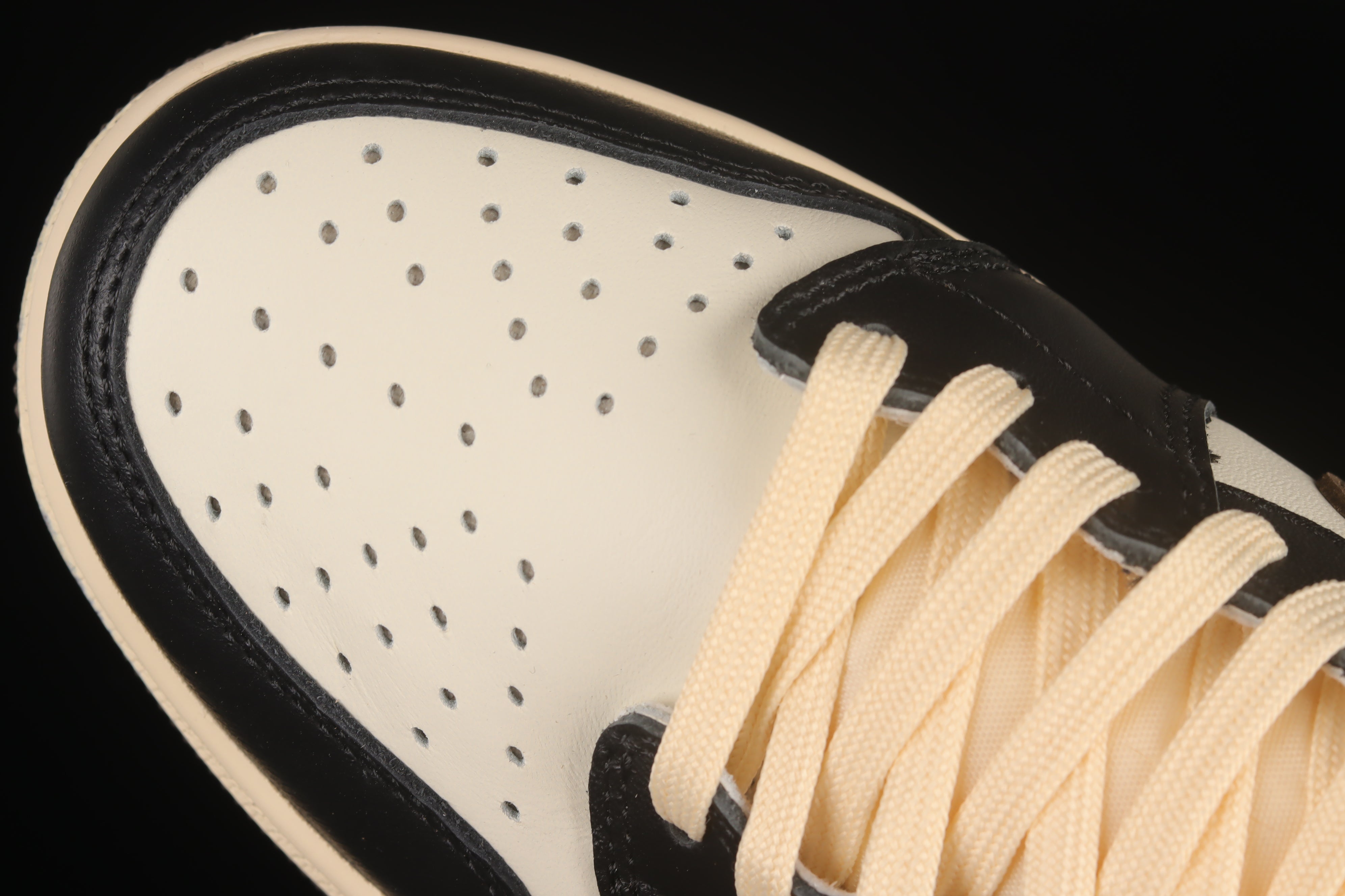 Air Jordan 1 low mocha