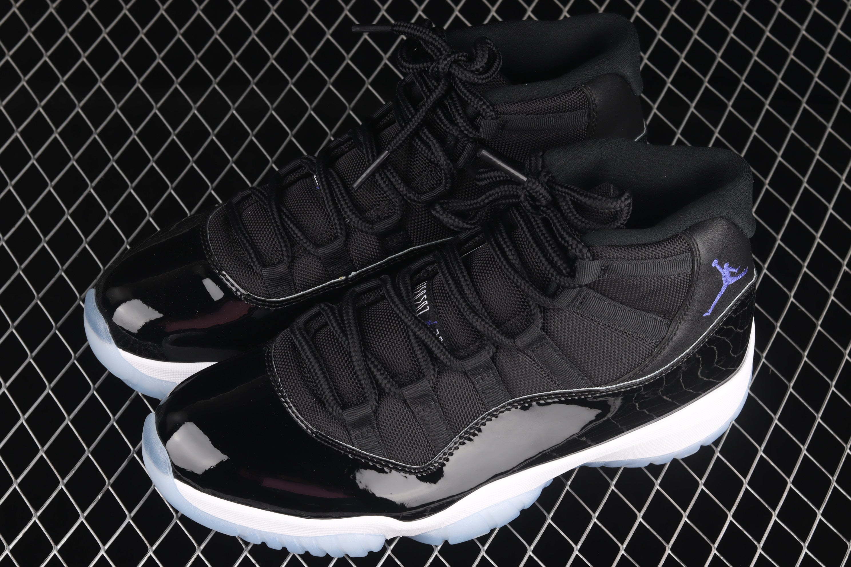 Jordan 11 RETRO Space Jam (2016)