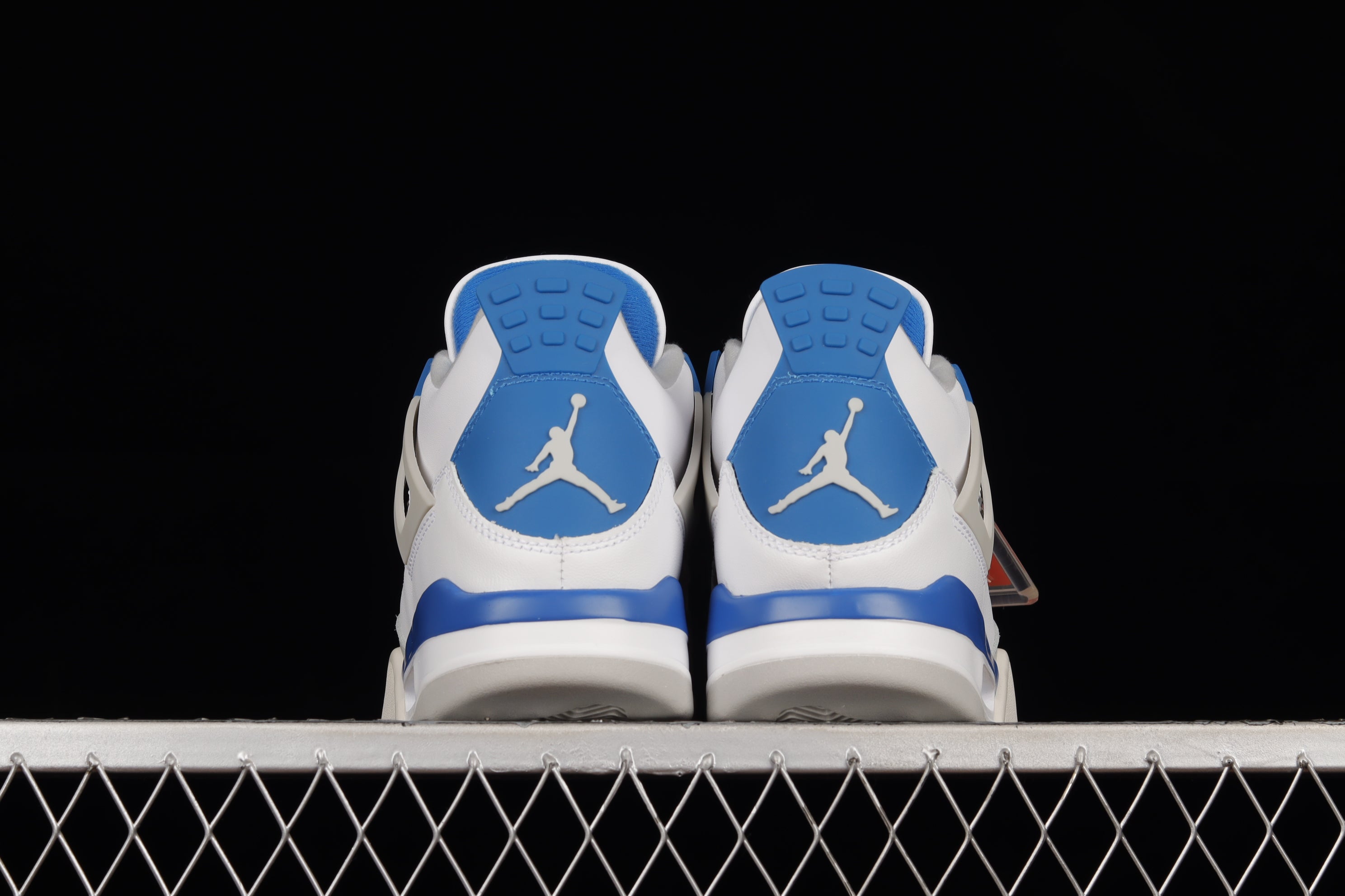 Jordan 4 Retro “Military Blue” (2024)
