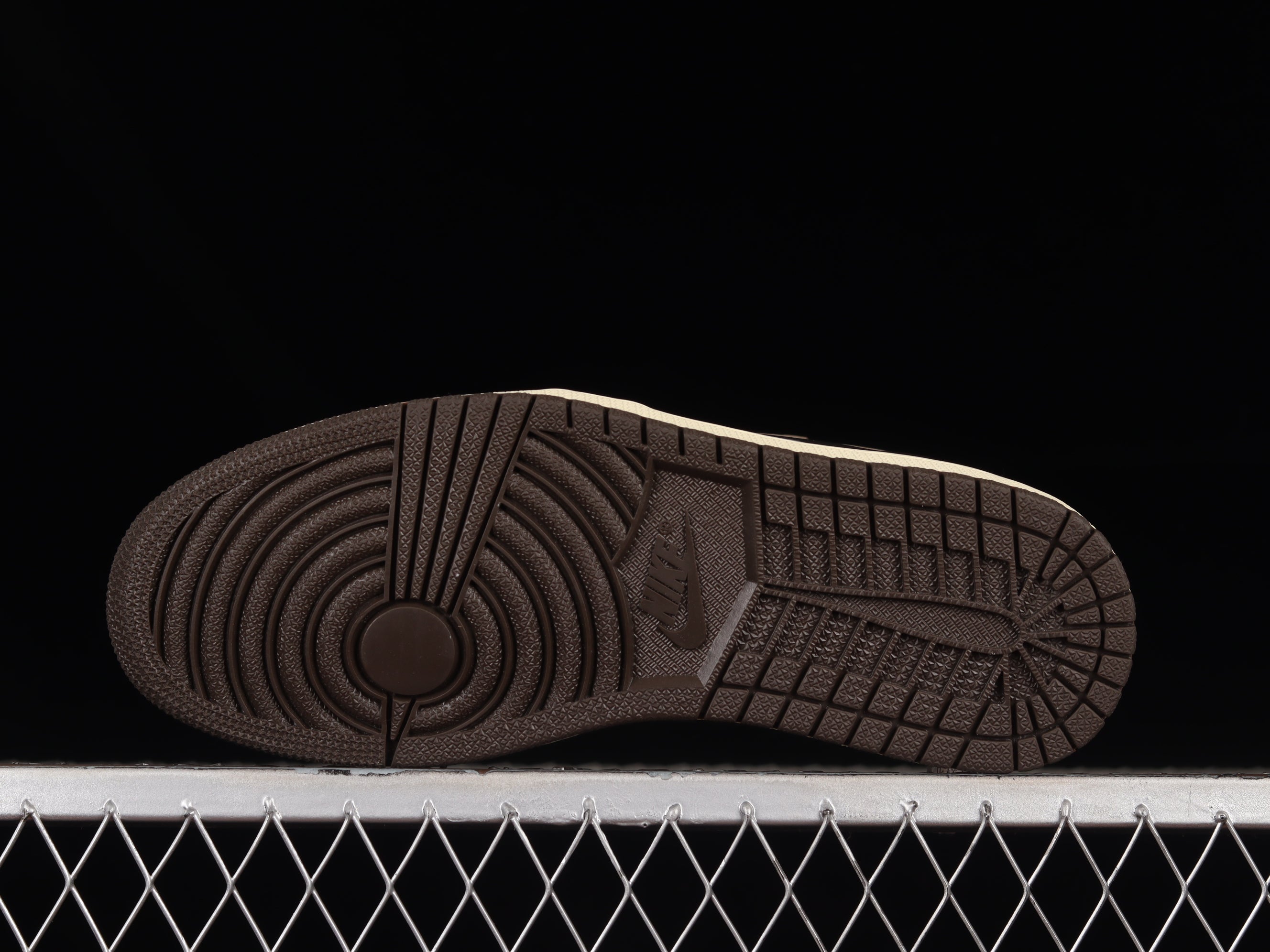 Air Jordan 1 Retro High Travis Scott "Mocha"