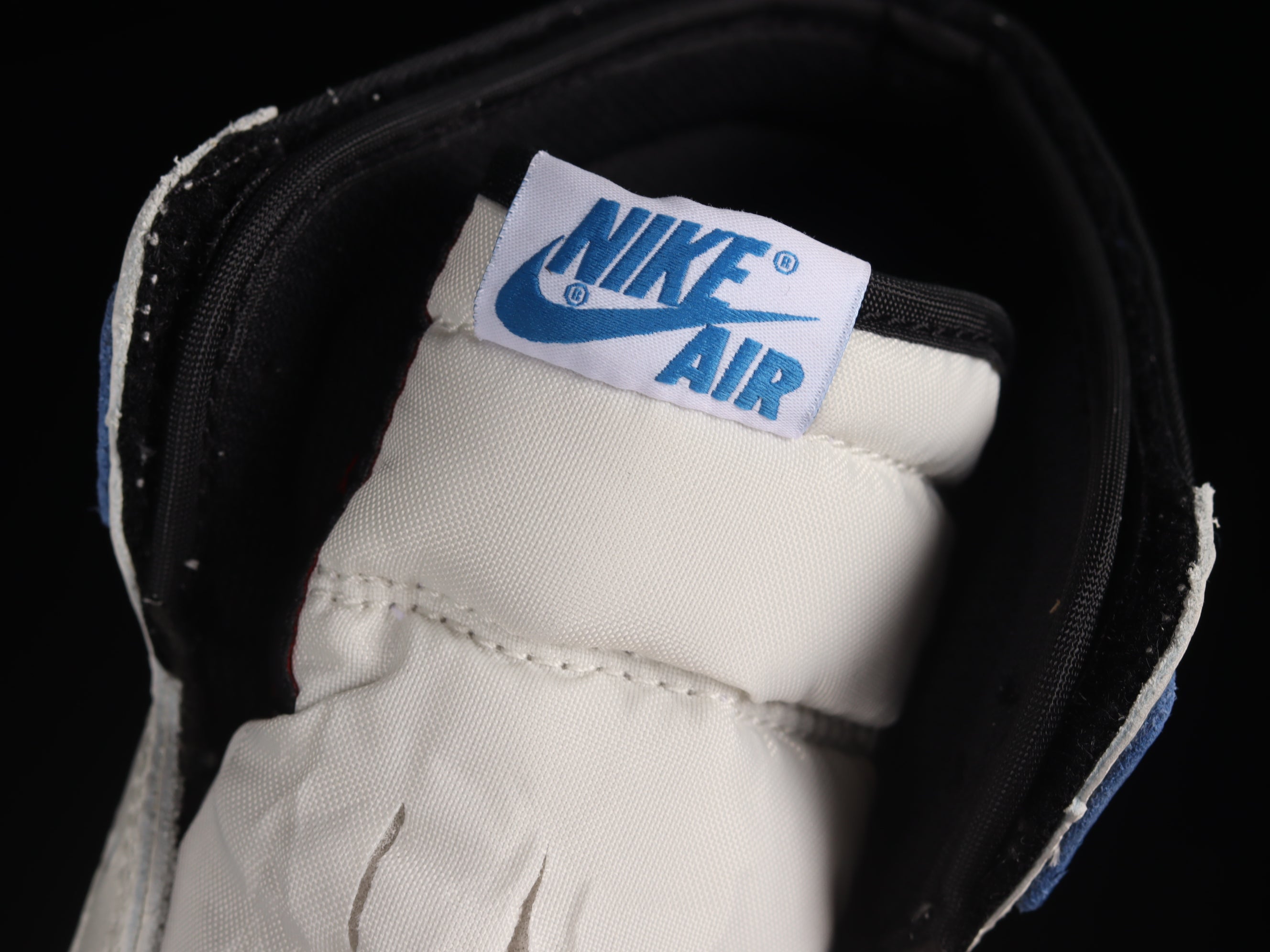 Air Jordan 1 Retro High OG SP Travis Scott x Fragment "Military Blue"