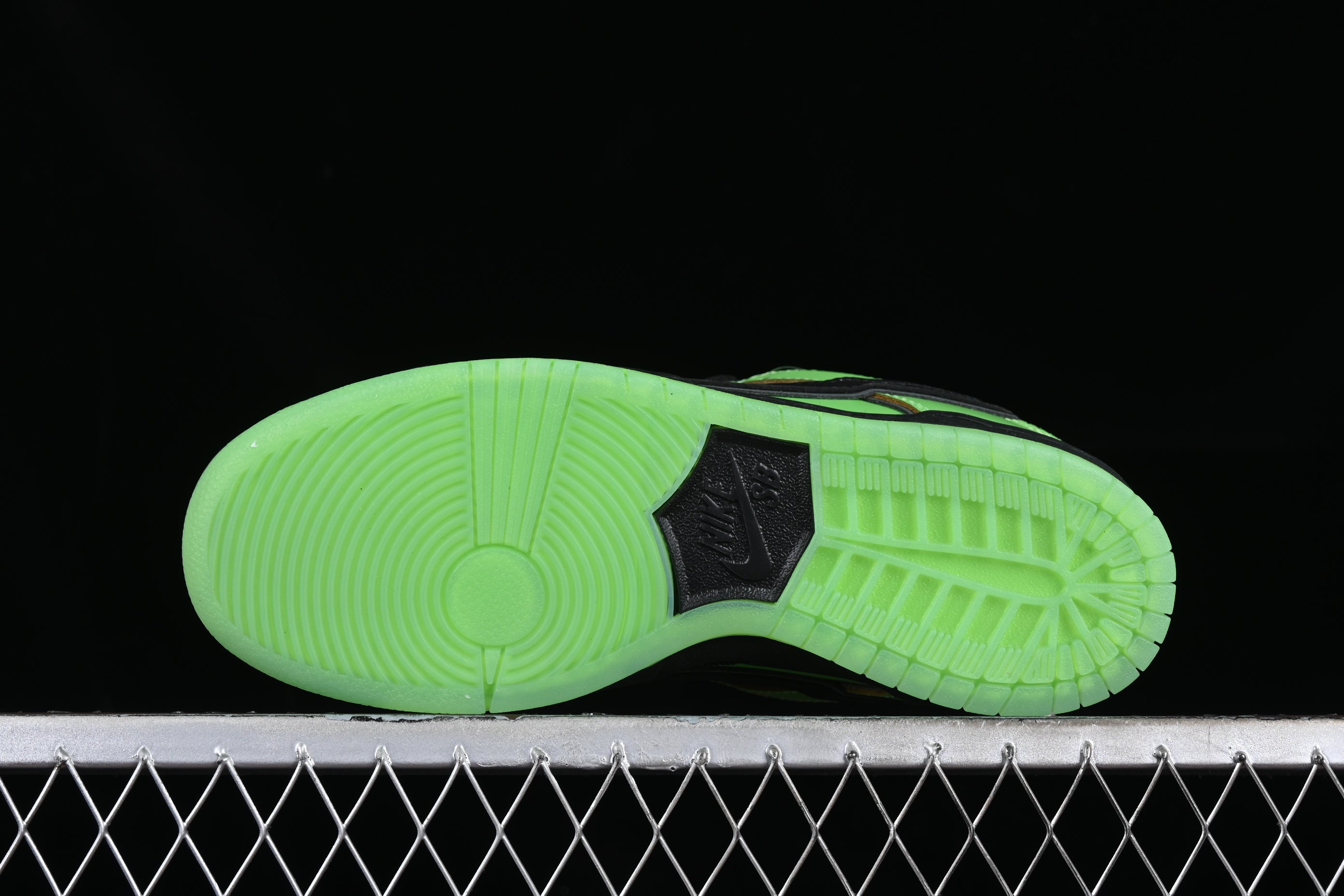 Powerpuff Nike SB Dunk "Buttercup"