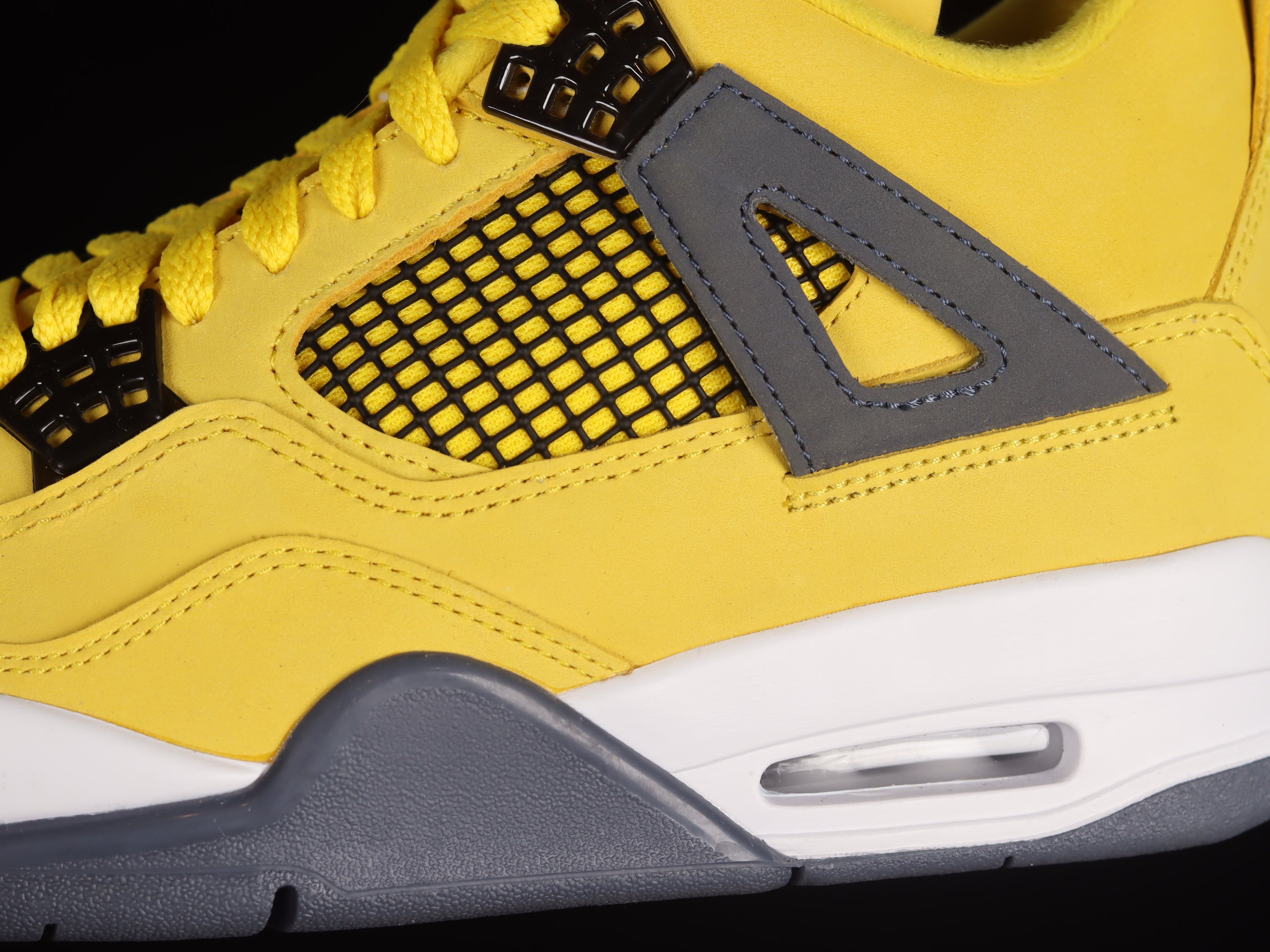 Air Jordan 4 Retro Lightning