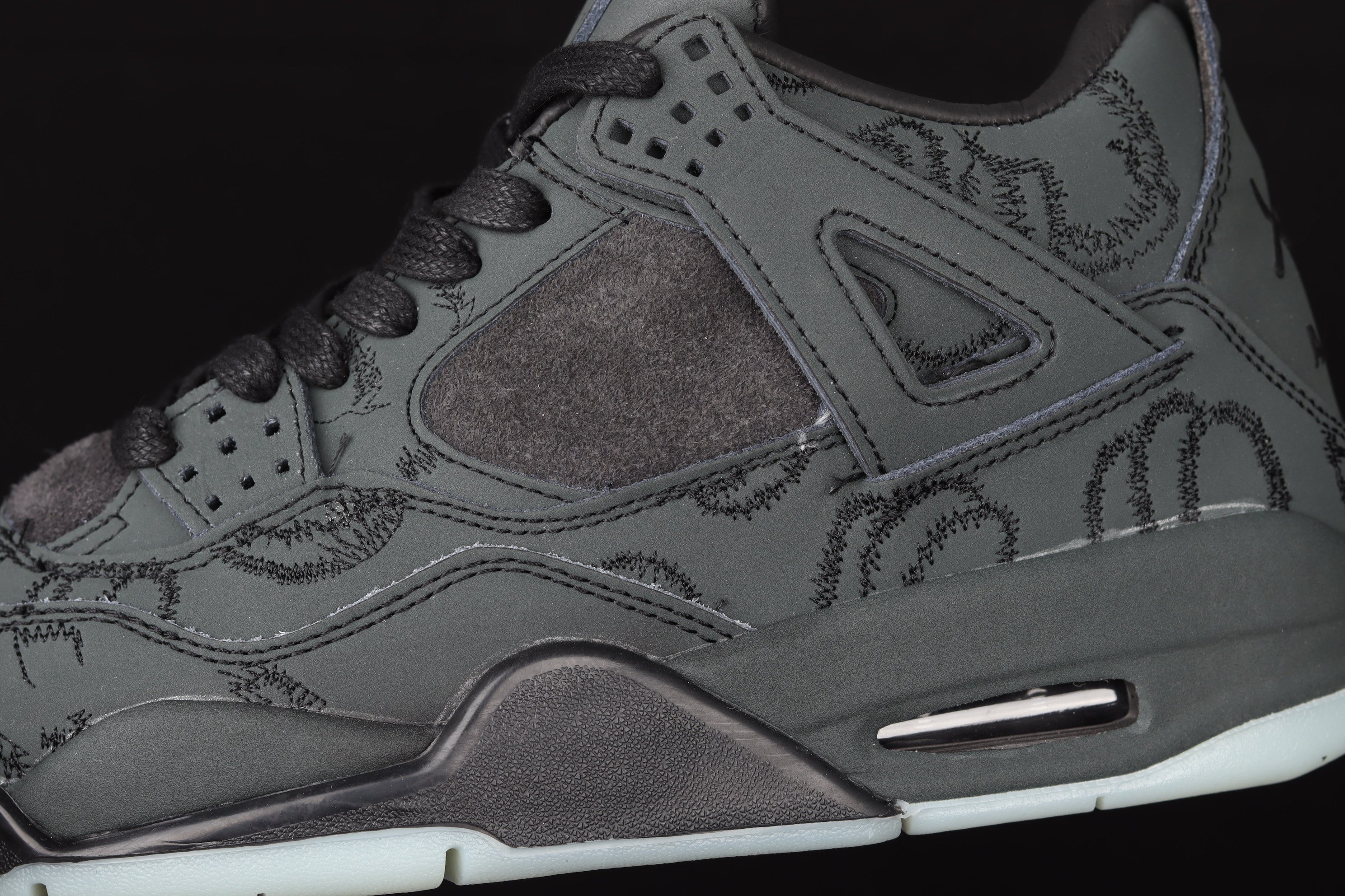 Air Jordan 4 Retro x KAWS Black