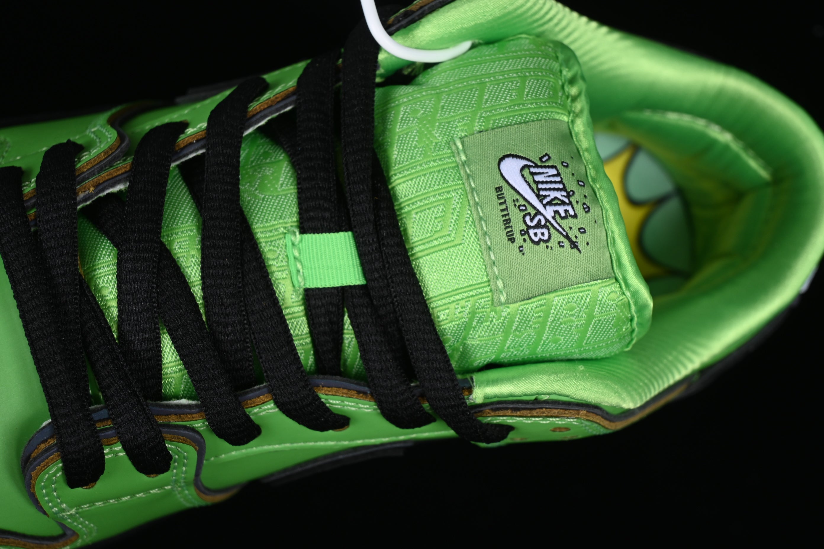 Powerpuff Nike SB Dunk "Buttercup"