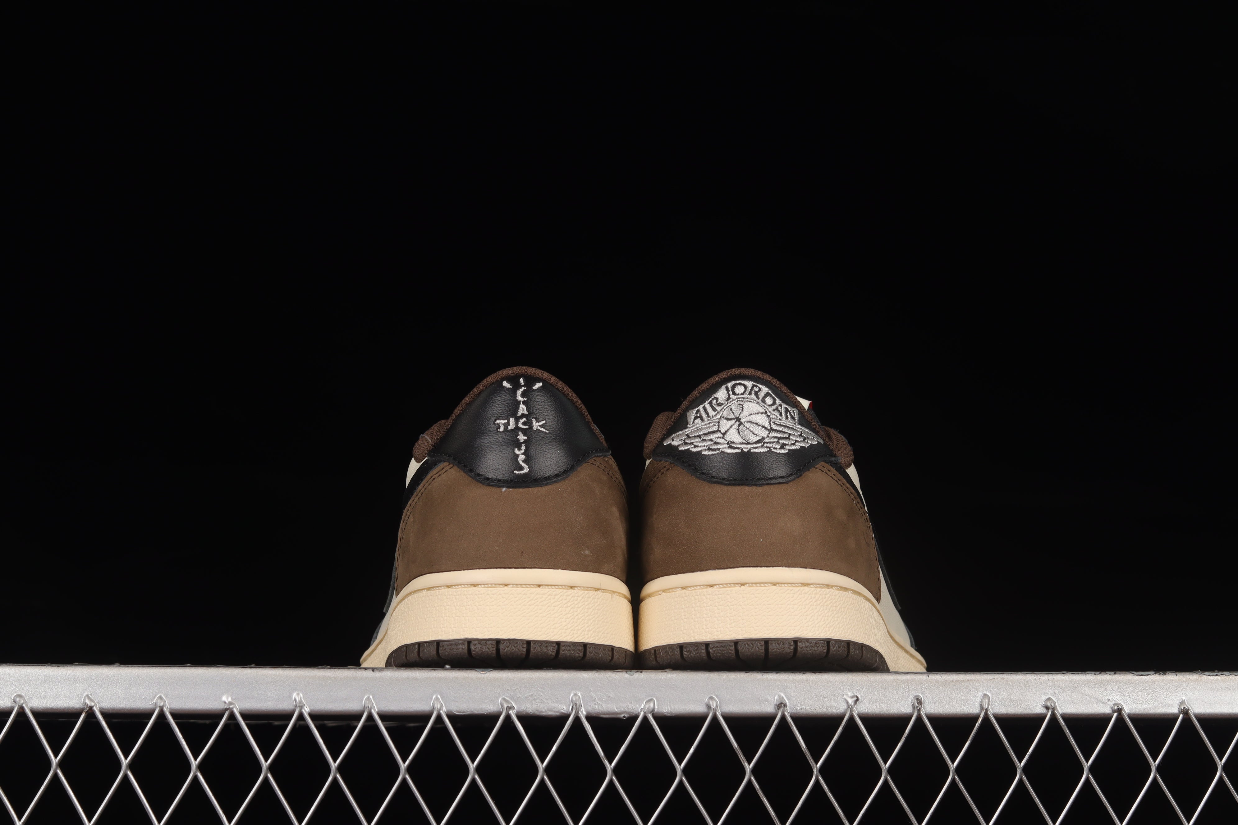 Air Jordan 1 low mocha