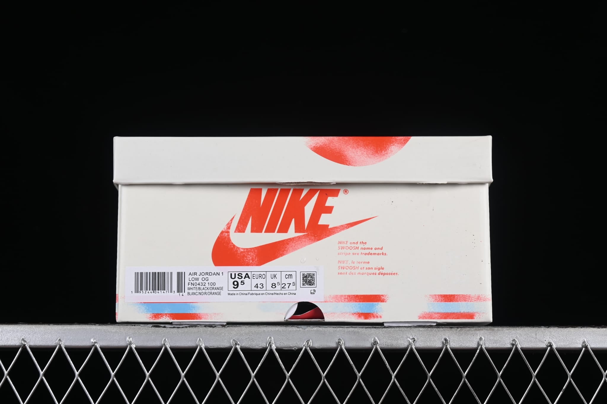 Jordan 1 Retro Low OG
Trophy Room Rookie Card Away