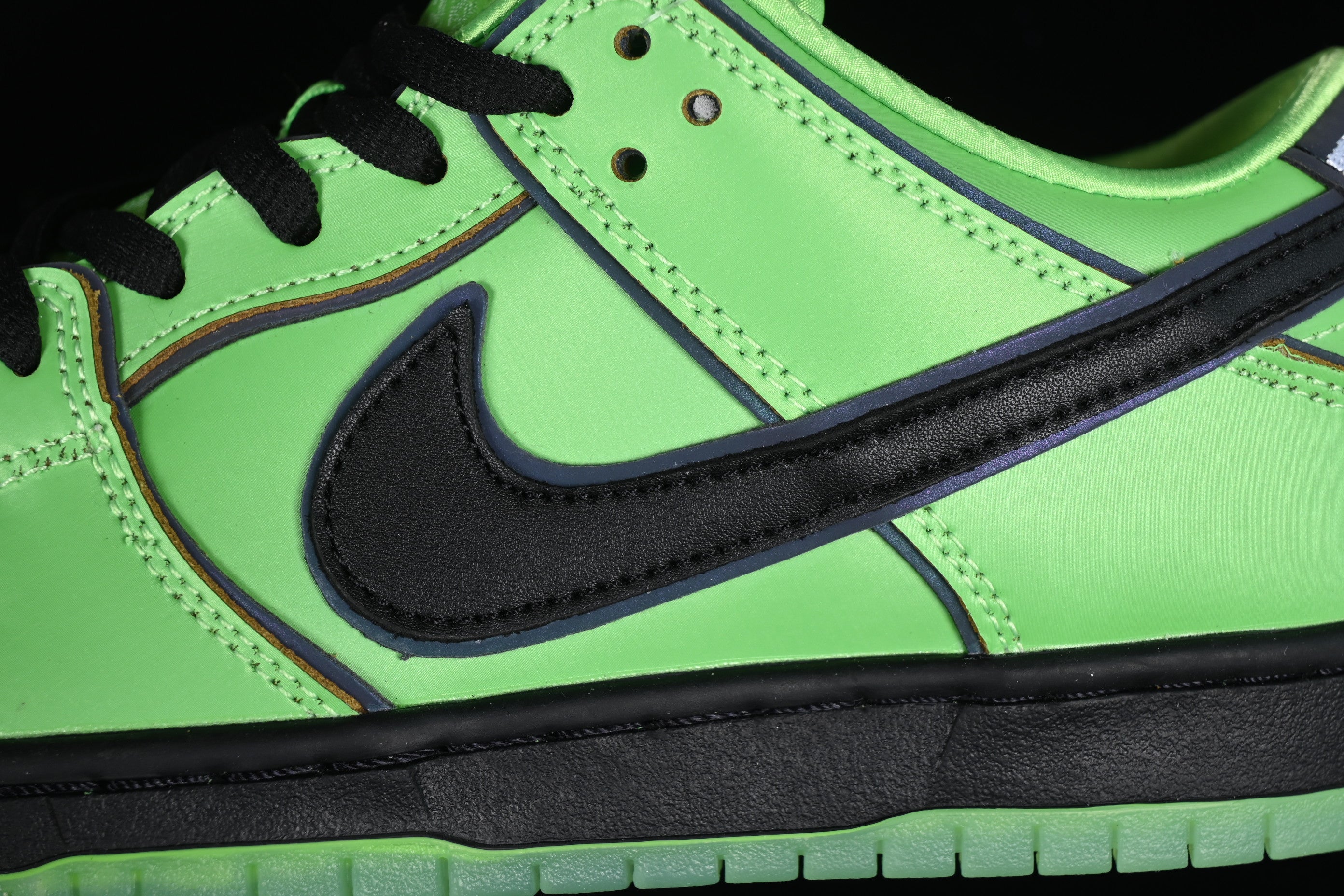 Powerpuff Nike SB Dunk "Buttercup"