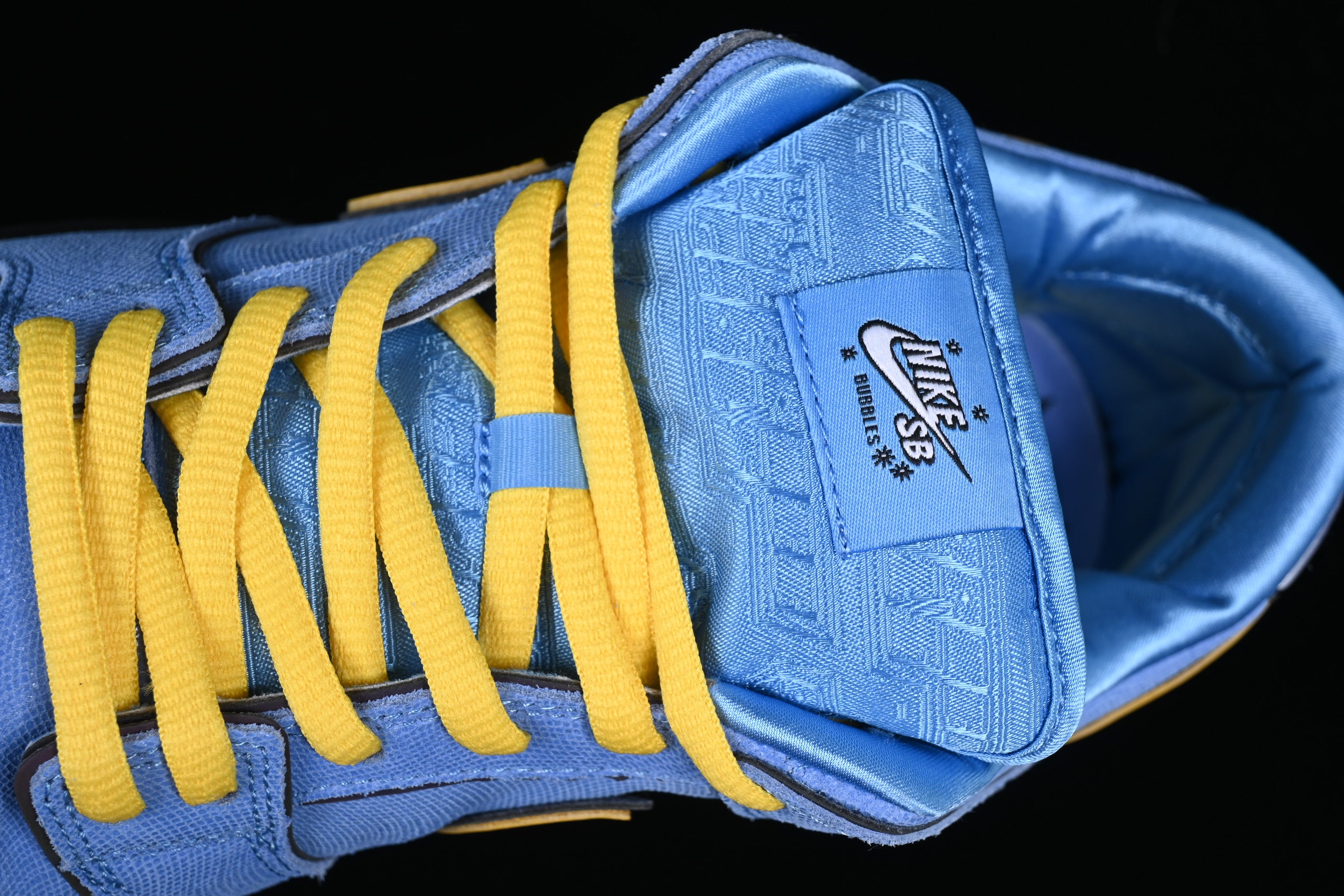 Nike SB Dunk Low 'The Powerpuff Girls Bubbles'