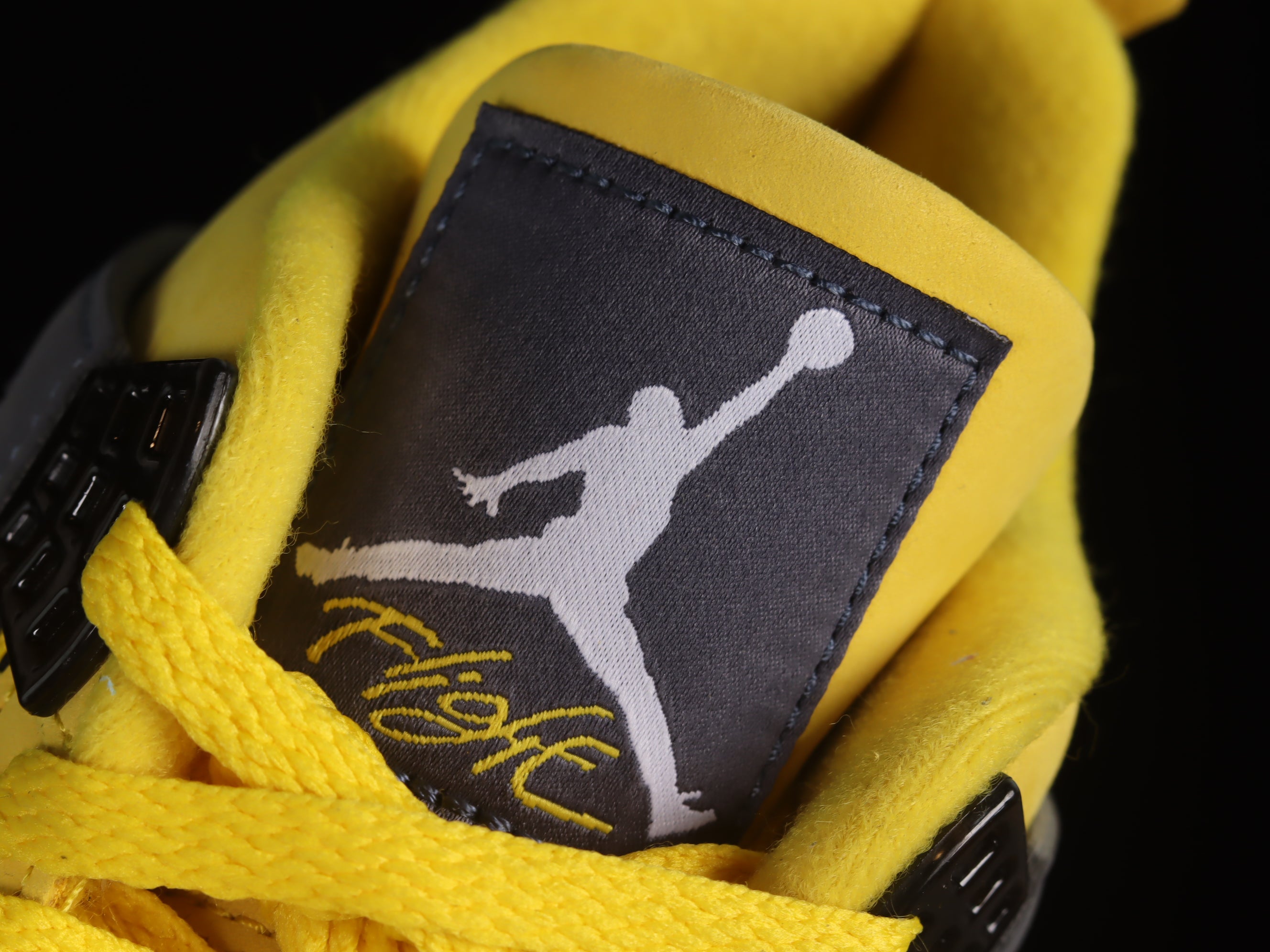 Air Jordan 4 Retro Lightning