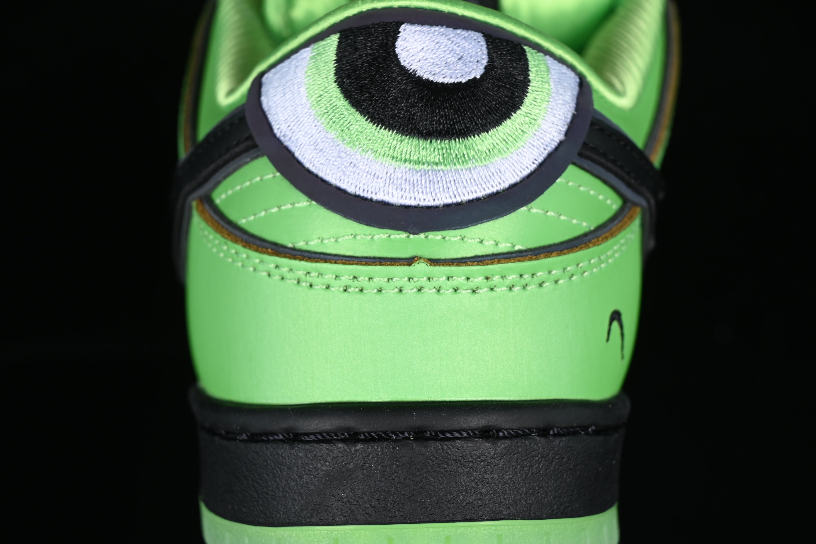 Powerpuff Nike SB Dunk "Buttercup"