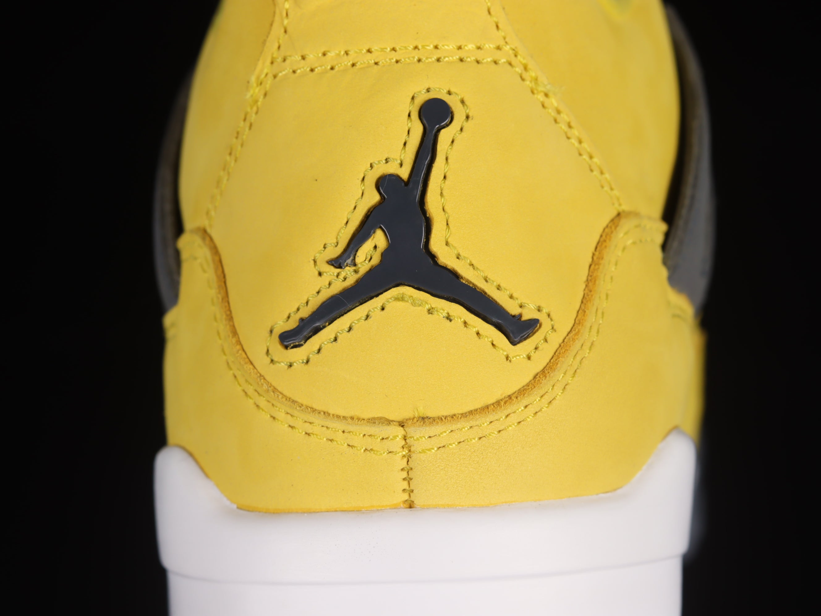 Air Jordan 4 Retro Lightning