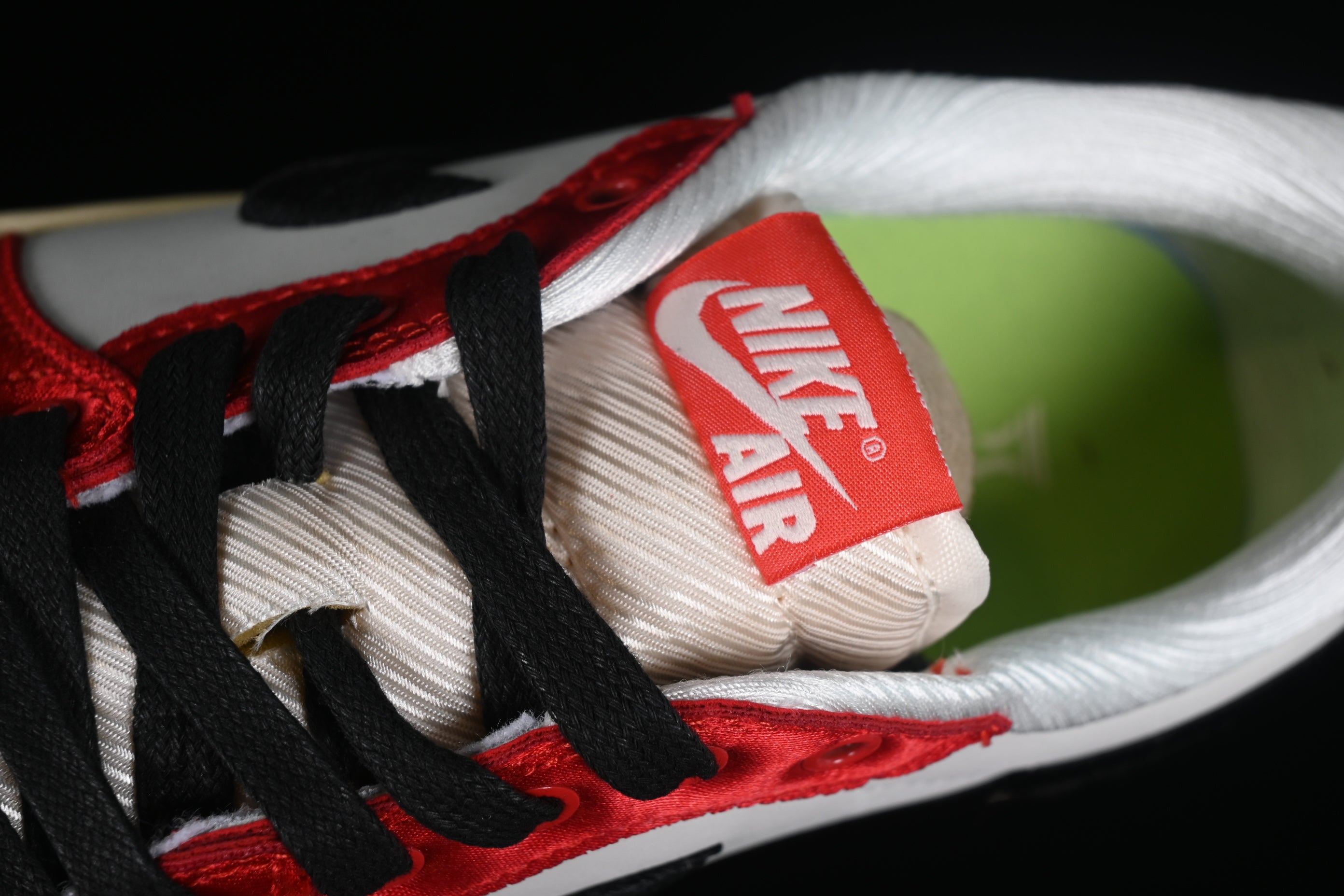 Jordan 1 Retro Low OG
Trophy Room Rookie Card Away