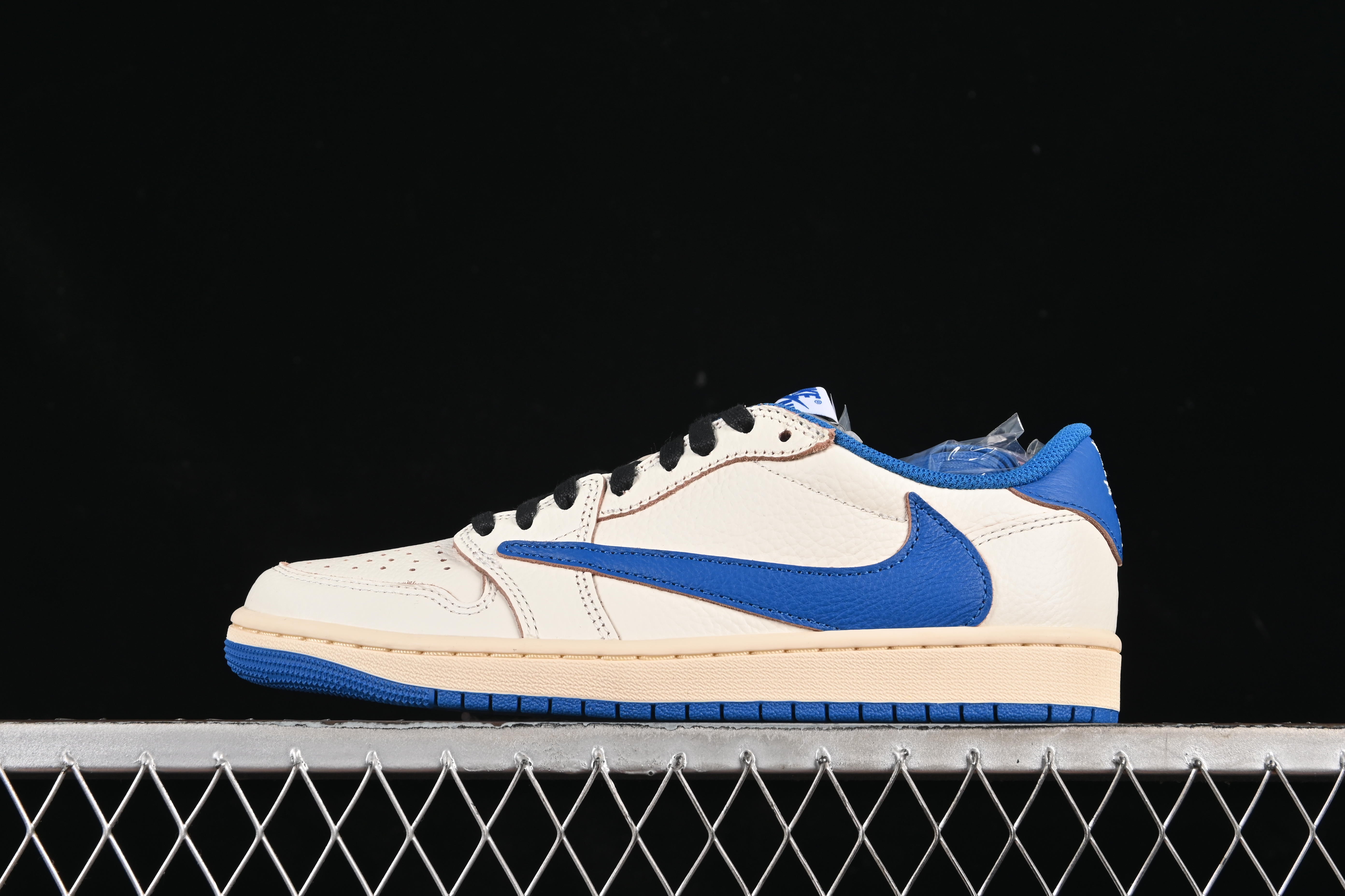 Travis Scott x Air Jordan 1 Low OG AJ1