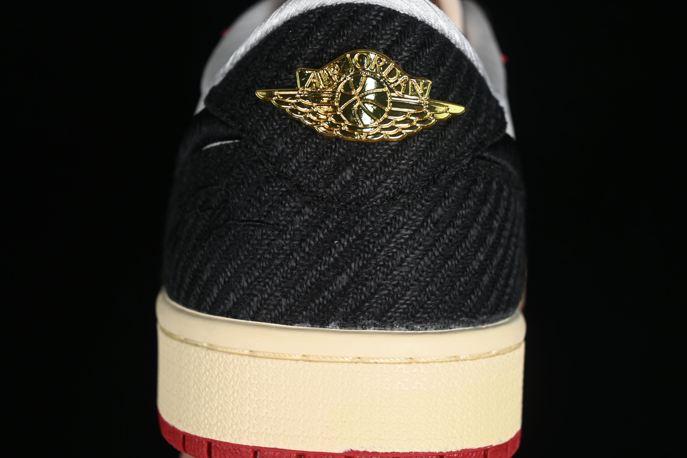 Jordan 1 Retro Low OG
Trophy Room Rookie Card Away