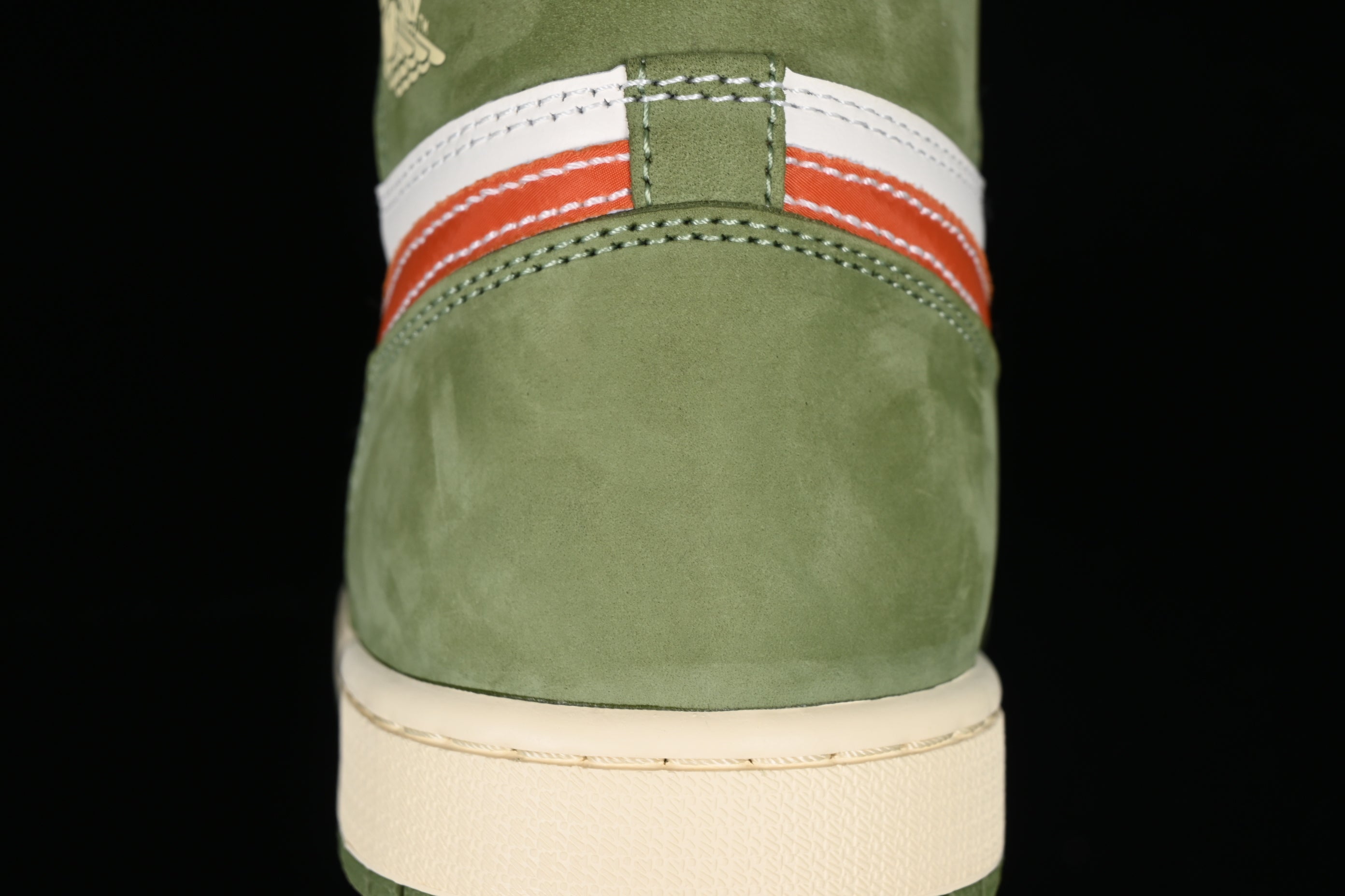 Air Jordan 1 Retro High "Celadon"