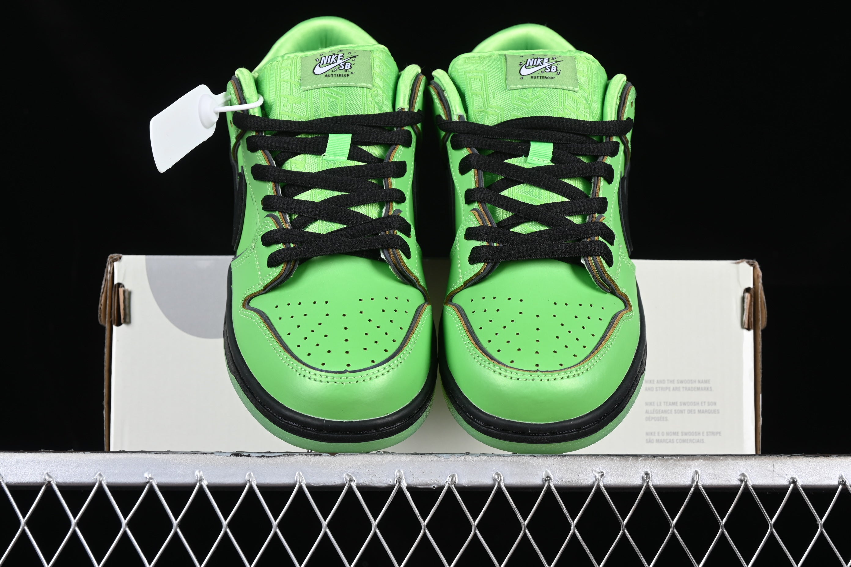 Powerpuff Nike SB Dunk "Buttercup"