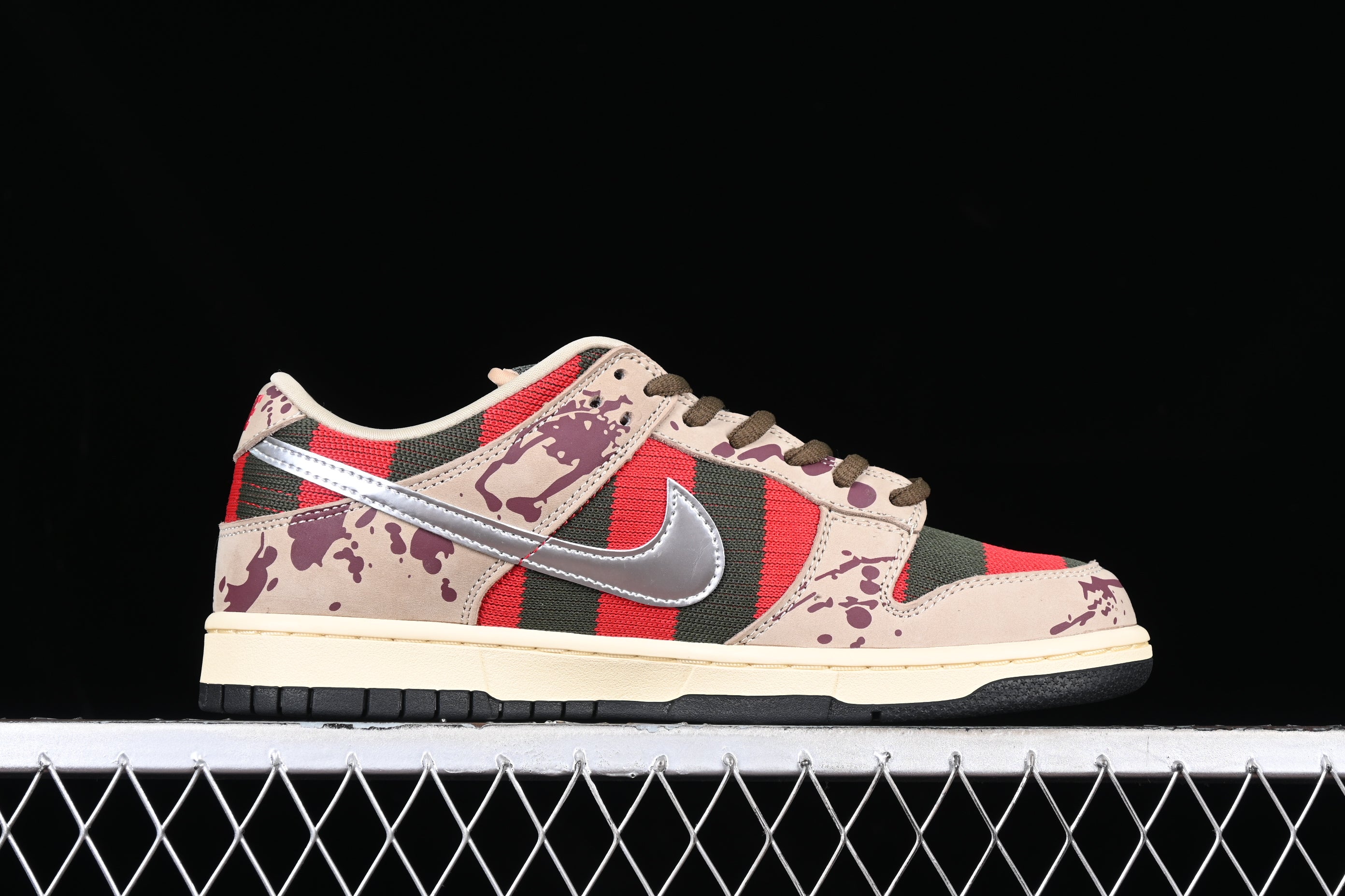 Nike SB Dunk Low Freddy Krueger
