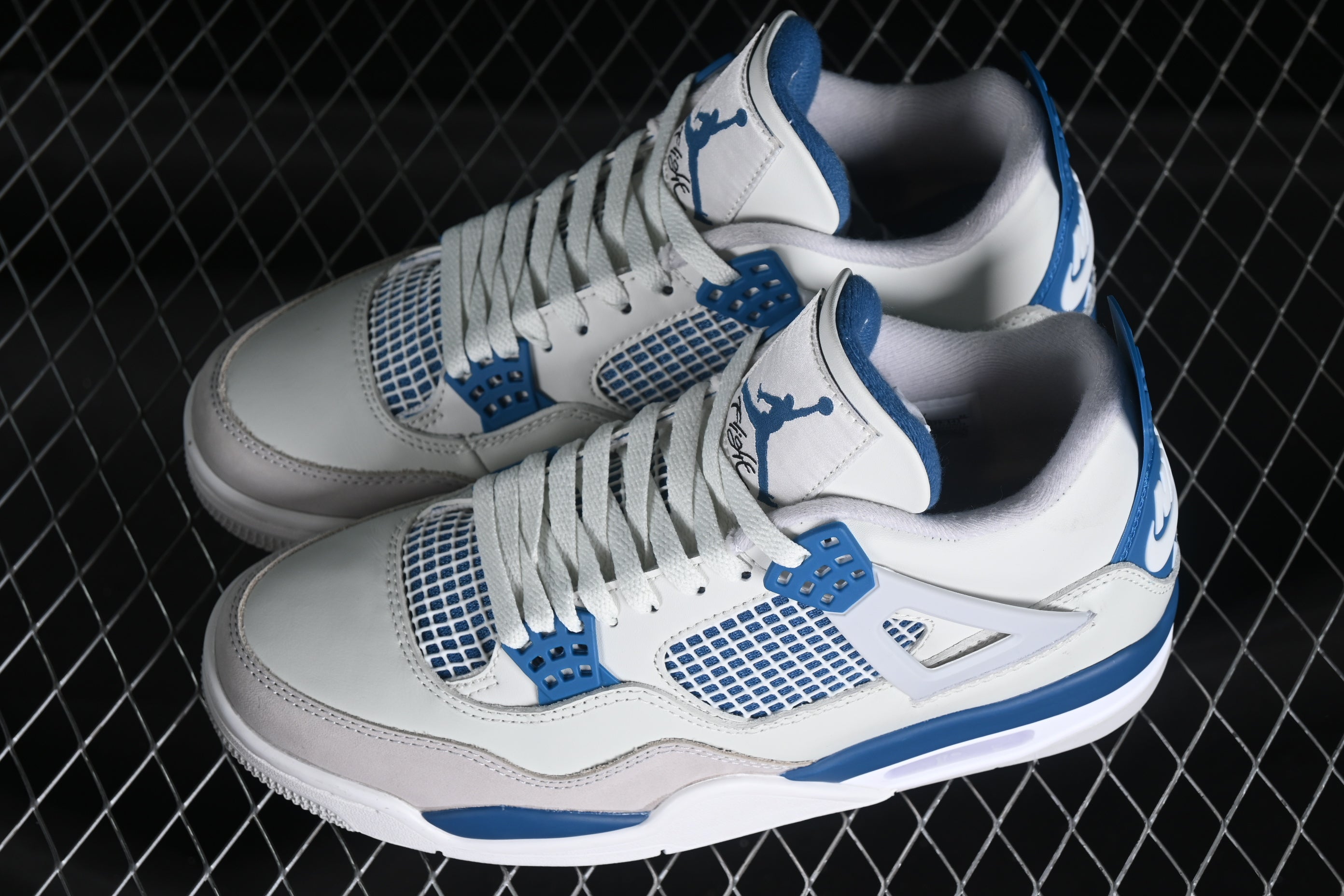 Jordan 4 Retro Military Blue (2024)