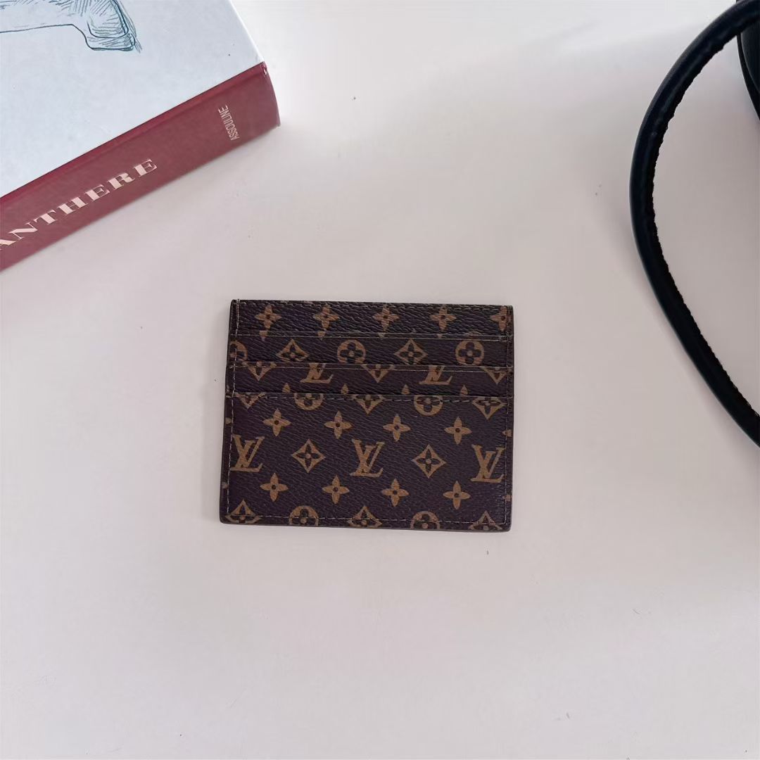 LV Wallet card
