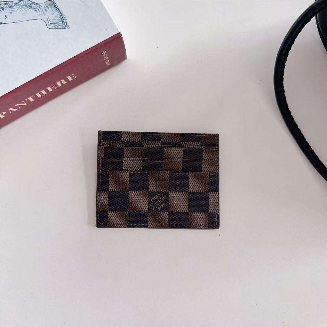LV Wallet card