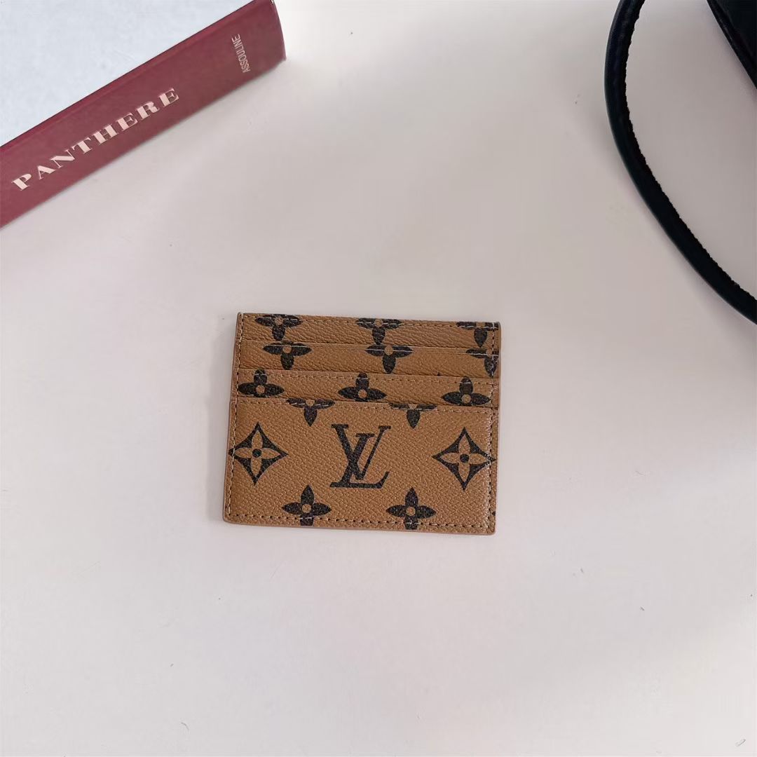 LV Wallet card