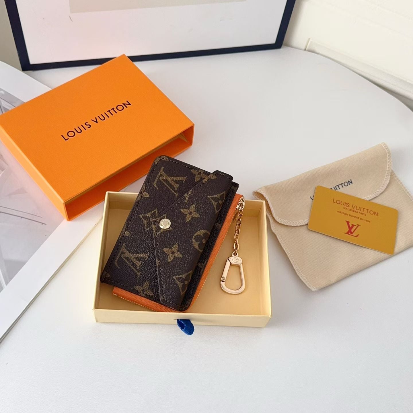 Leather Lv Coin Wallet - Compact Money Holder