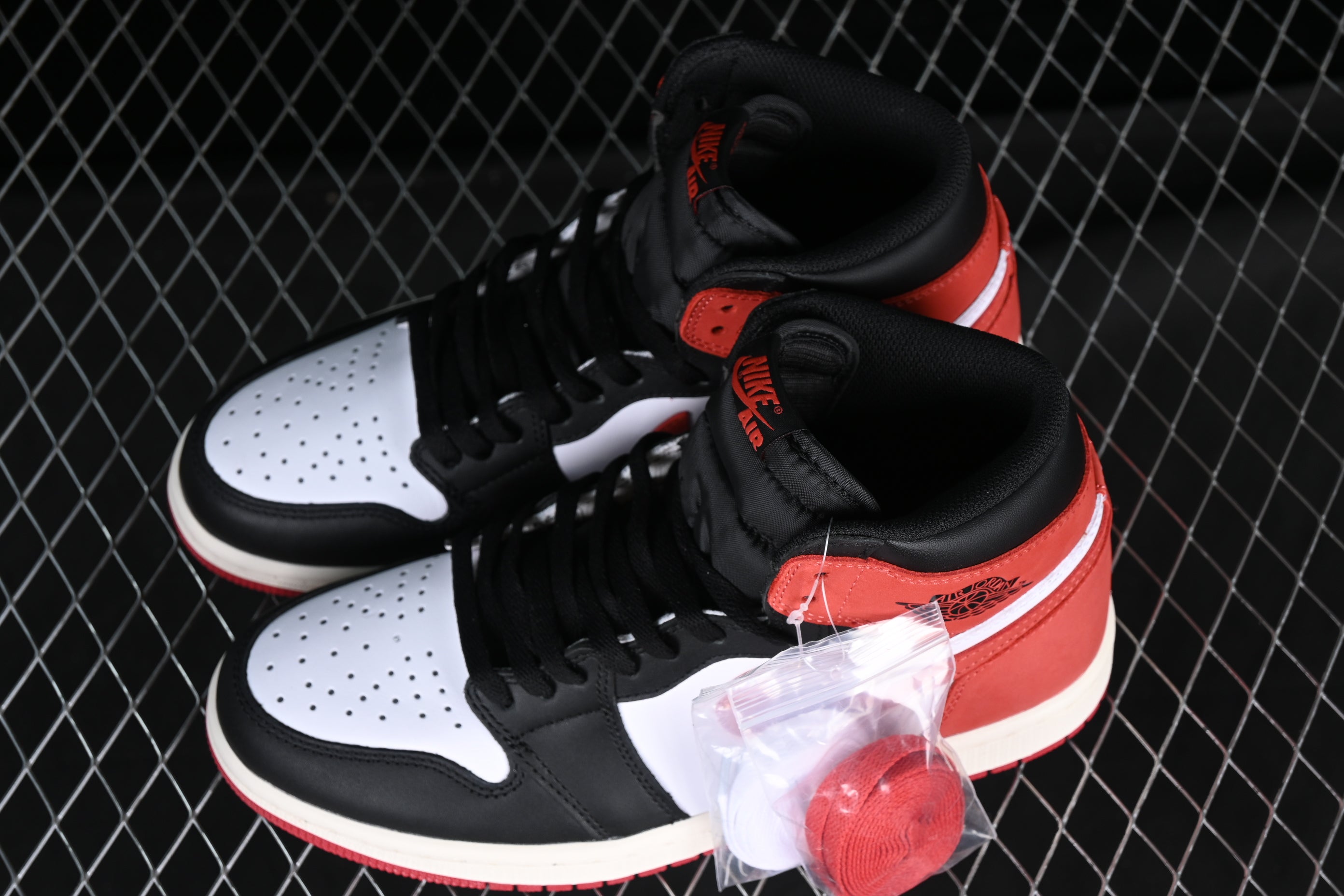 J1 " OG Red/blk/wht "