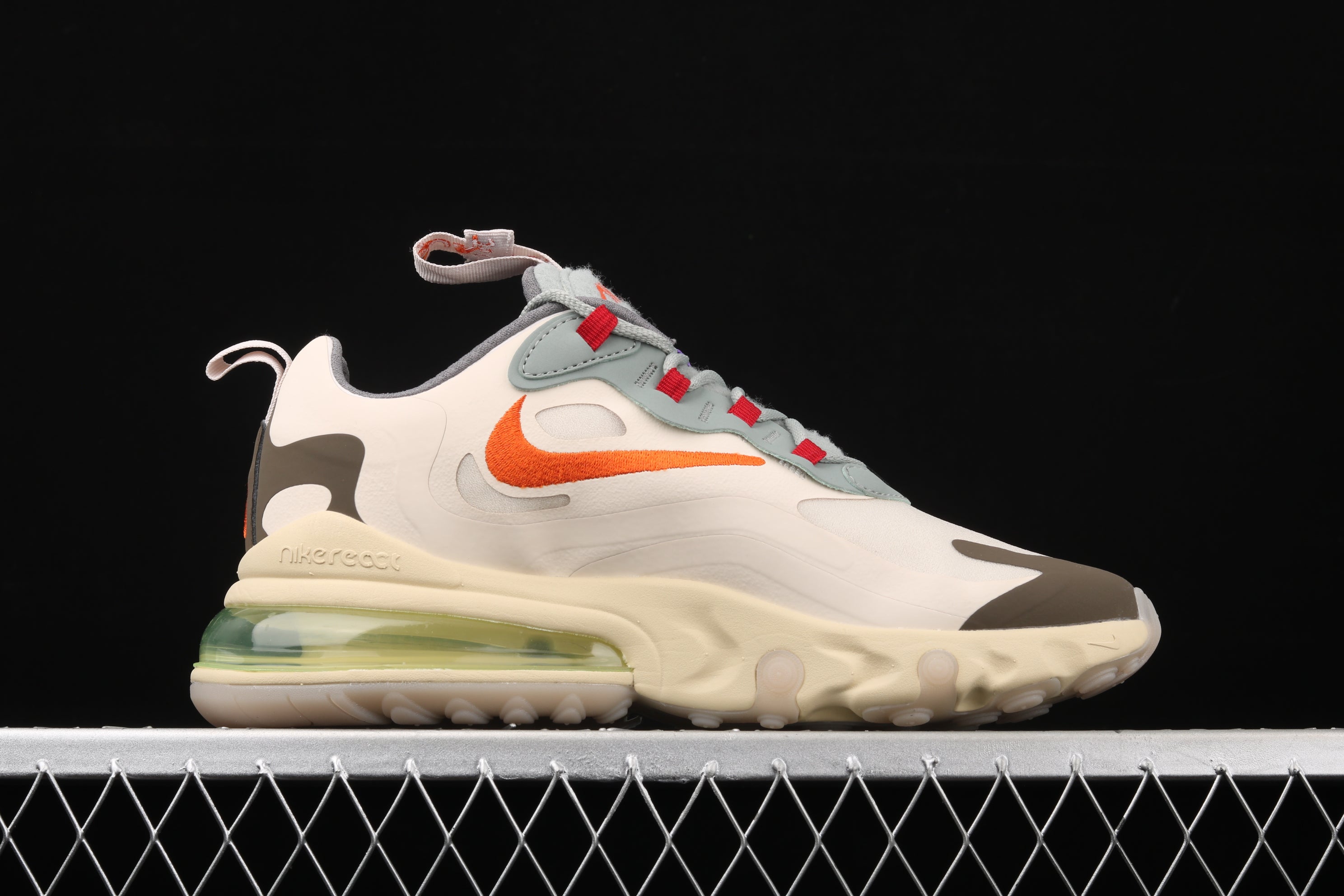 Travis Scott x NK Air Max 270 React