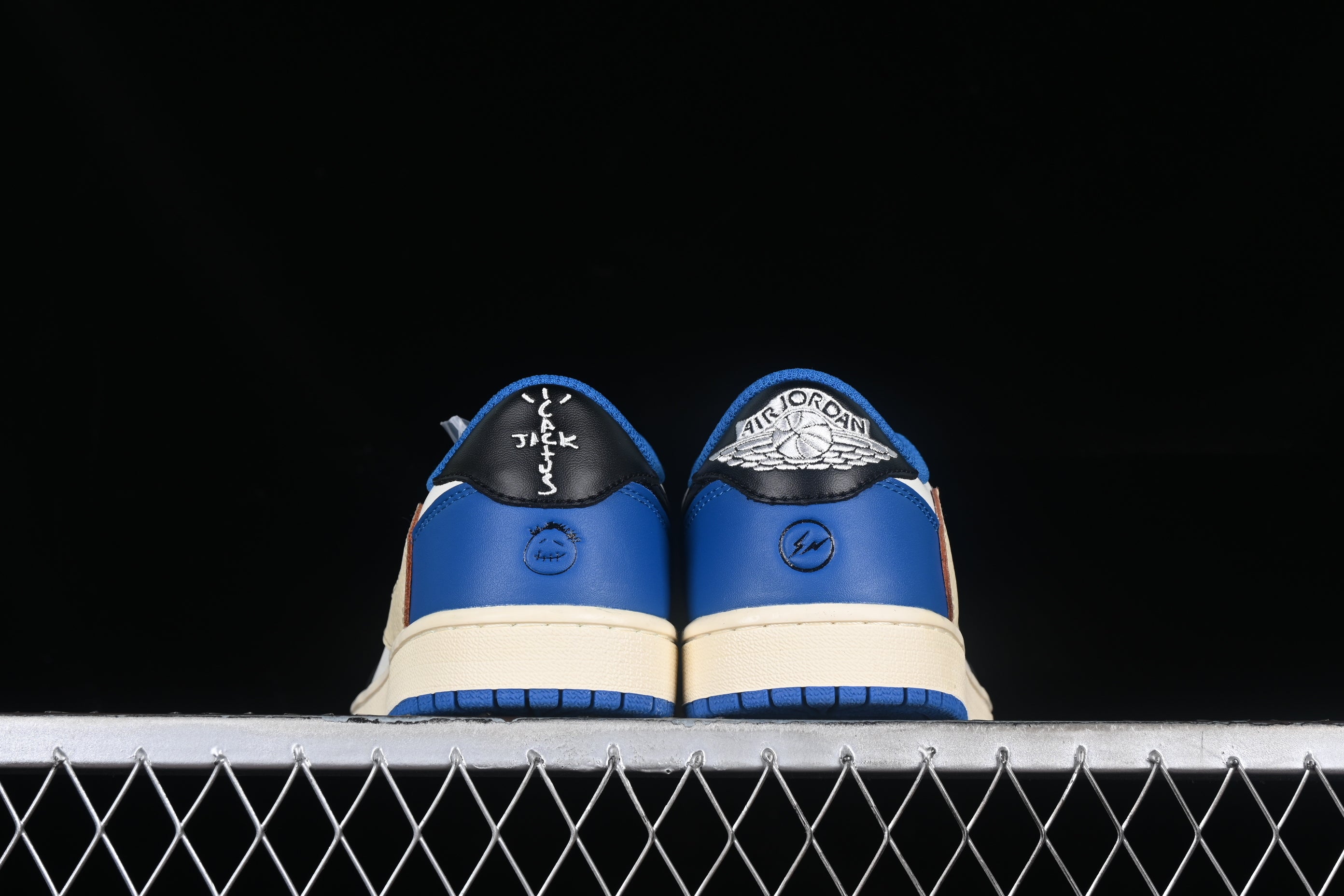 Jordan 1 Retro Low OG SP Fragment x Travis Scott