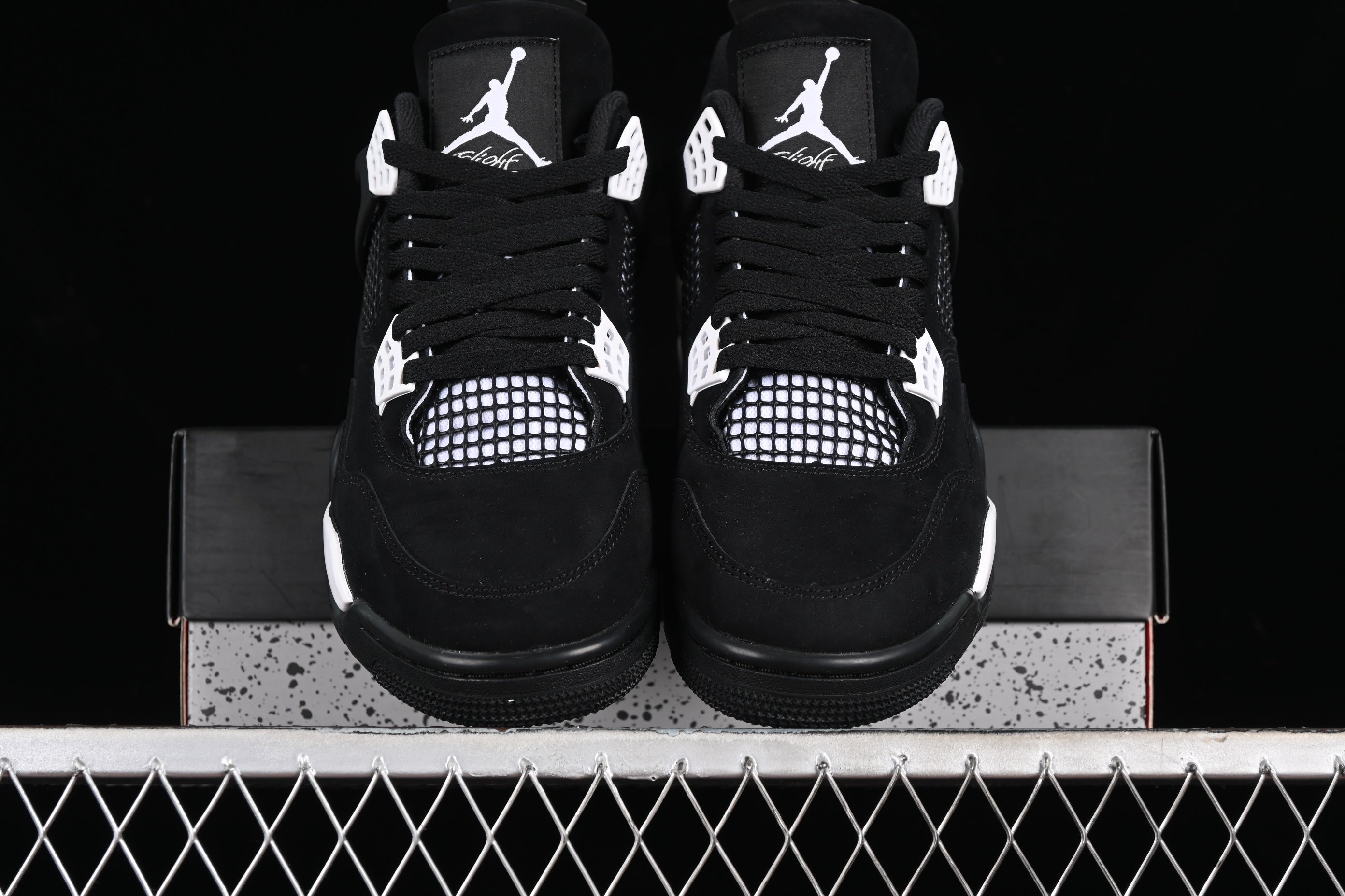 Jordan 4 Retro White Thunder