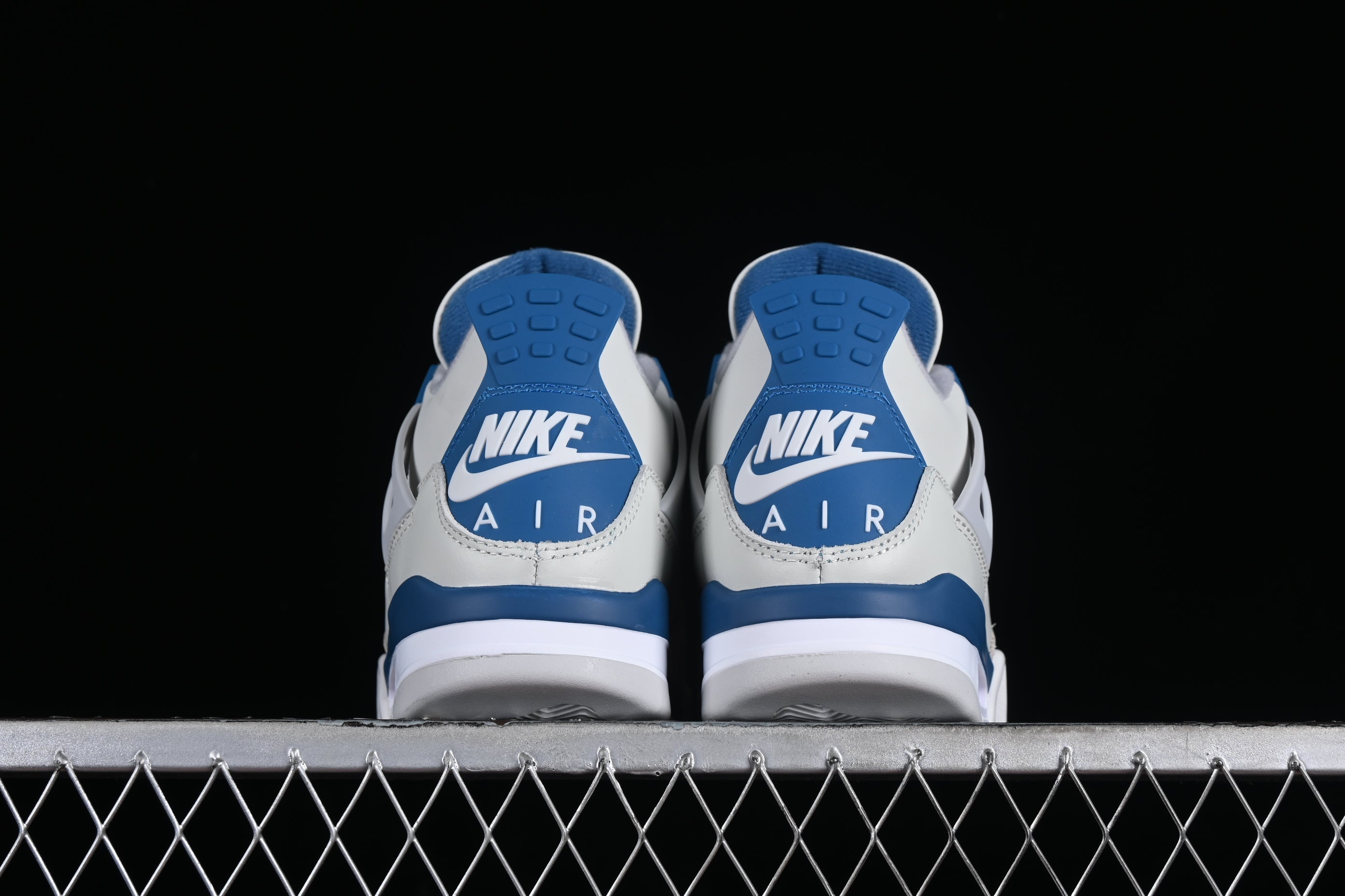 Jordan 4 Retro Military Blue (2024)