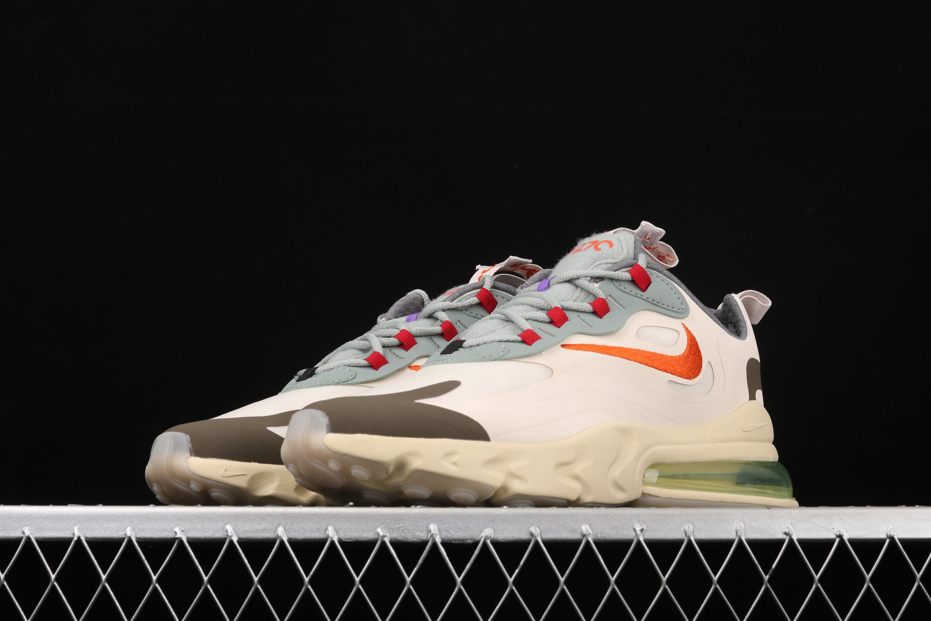 Travis Scott x NK Air Max 270 React