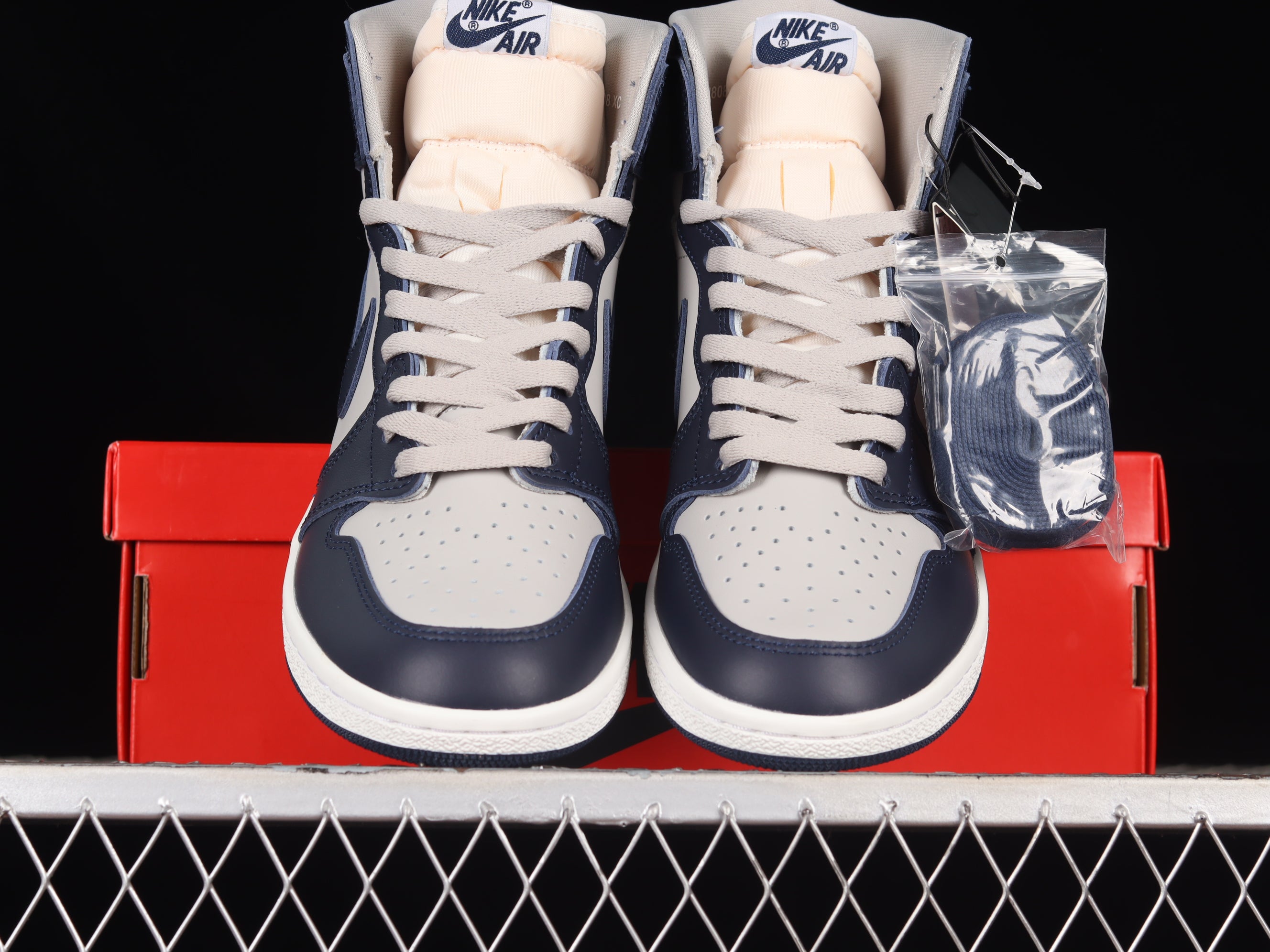 J1 " GeorgeTown "Retro High '85