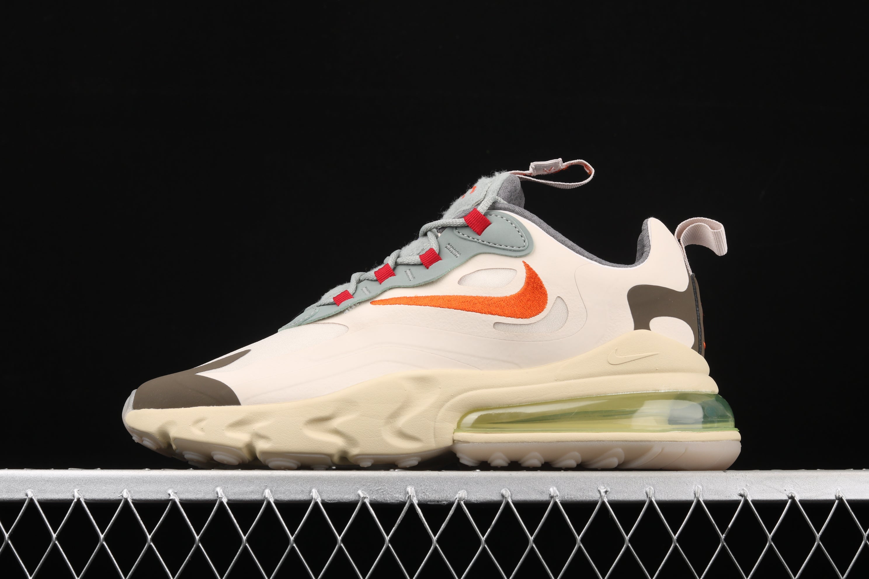 Travis Scott x NK Air Max 270 React