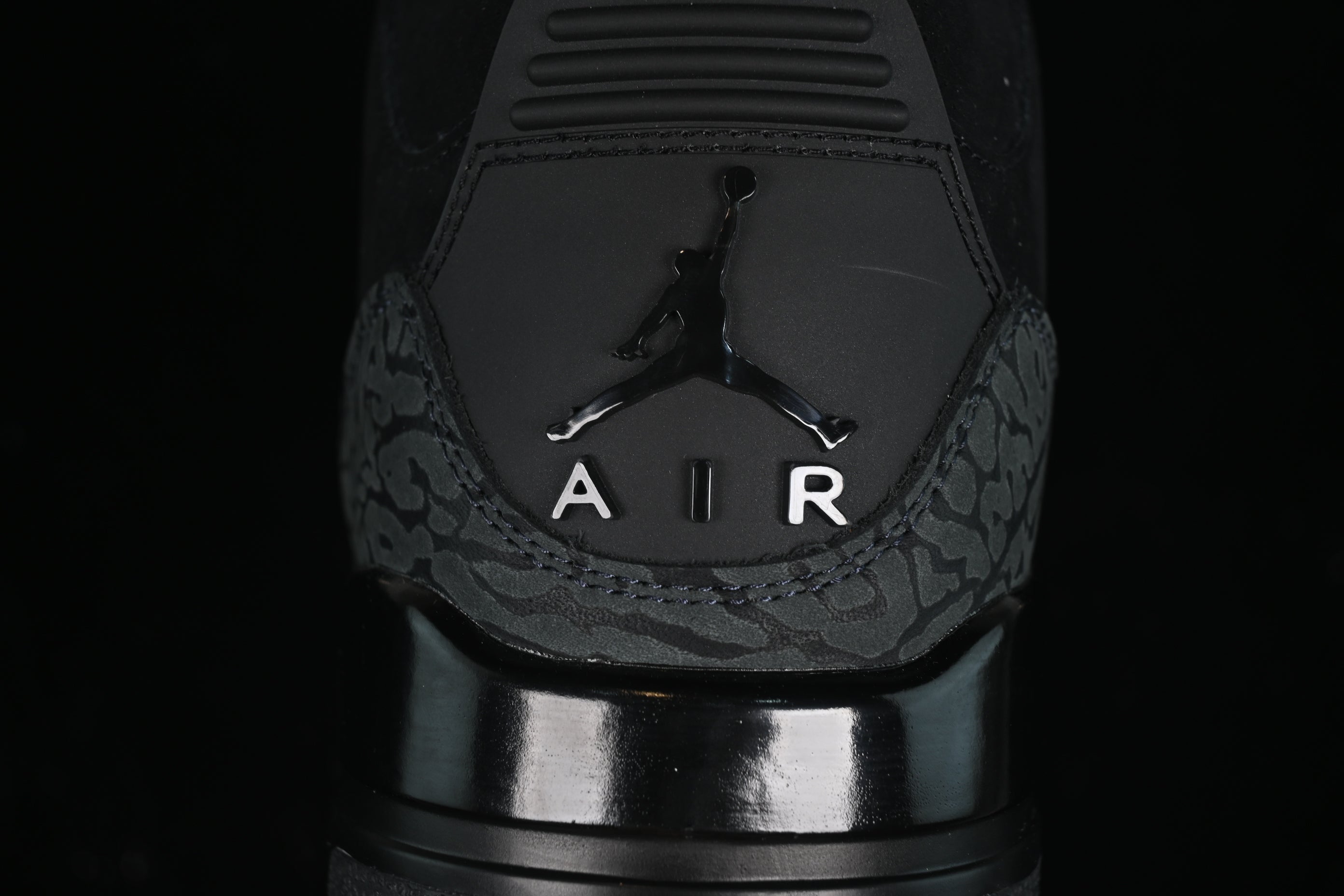 Jordan 3 Retro 'Black cat'