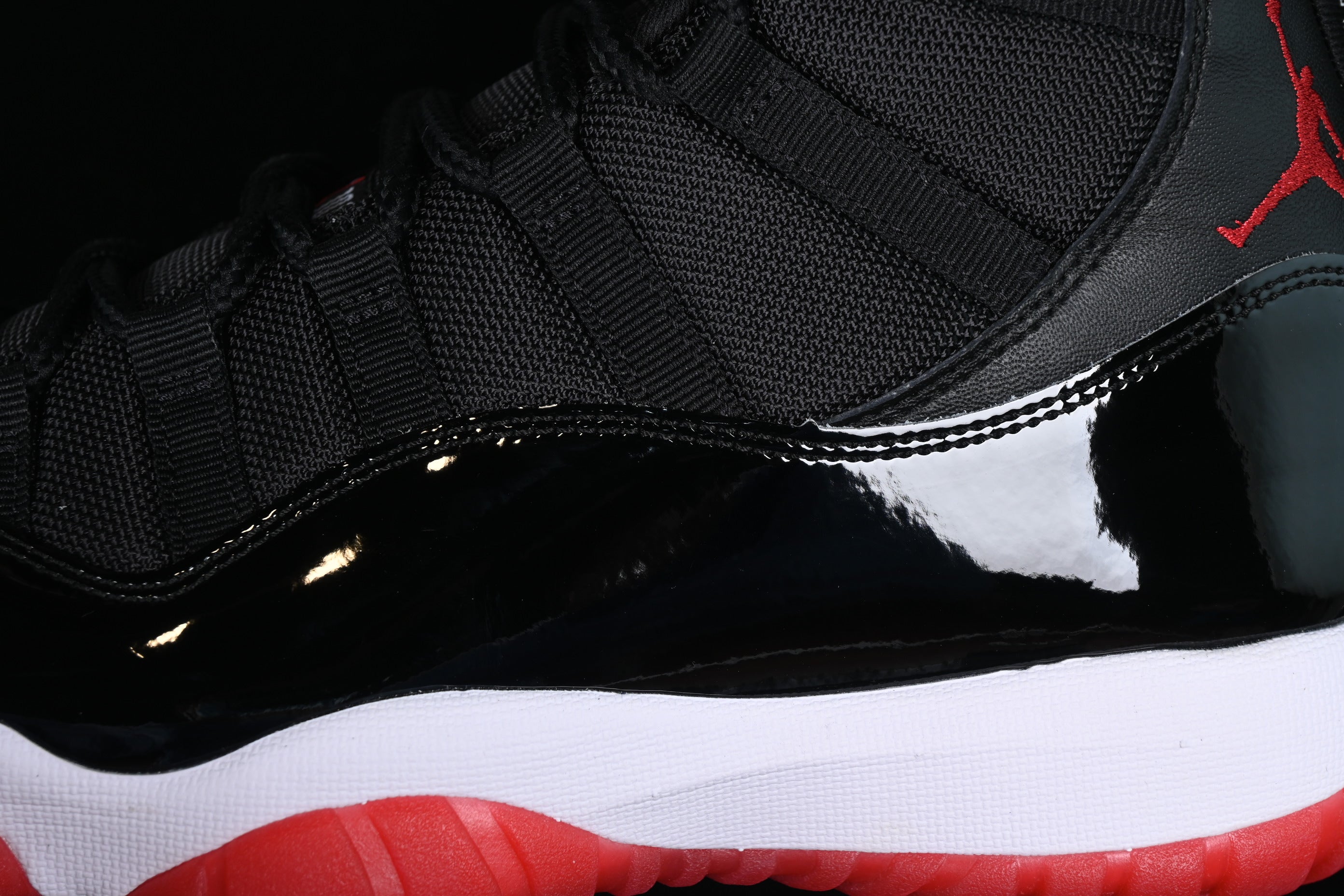 Jordan 11 Retro Play Black e Red (2019)